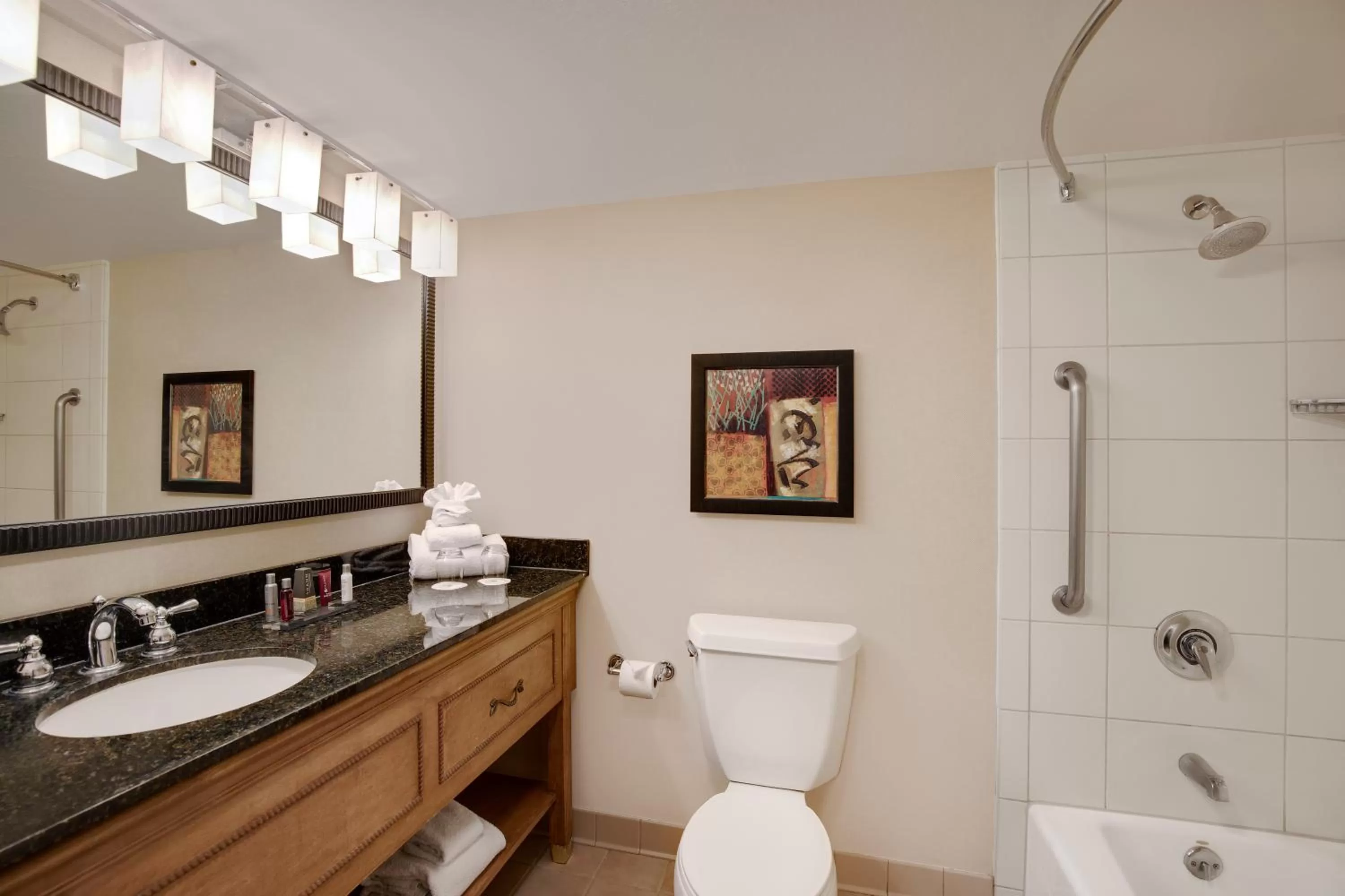 King Room with Sofa Bed - Concierge Level in Tucson Marriott University Park