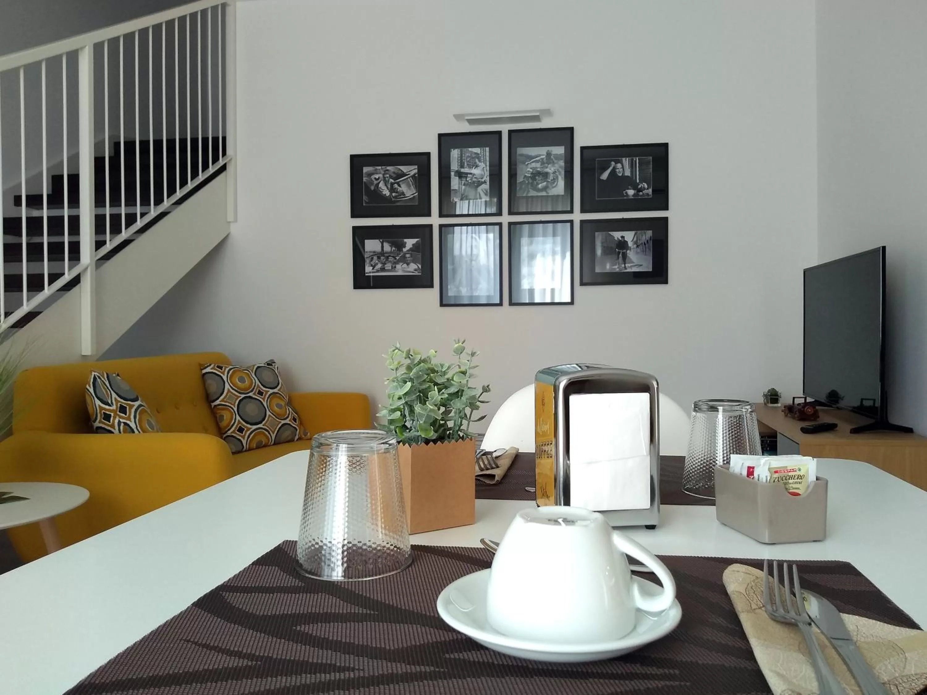 Communal lounge/ TV room in Le Mandragole B&B