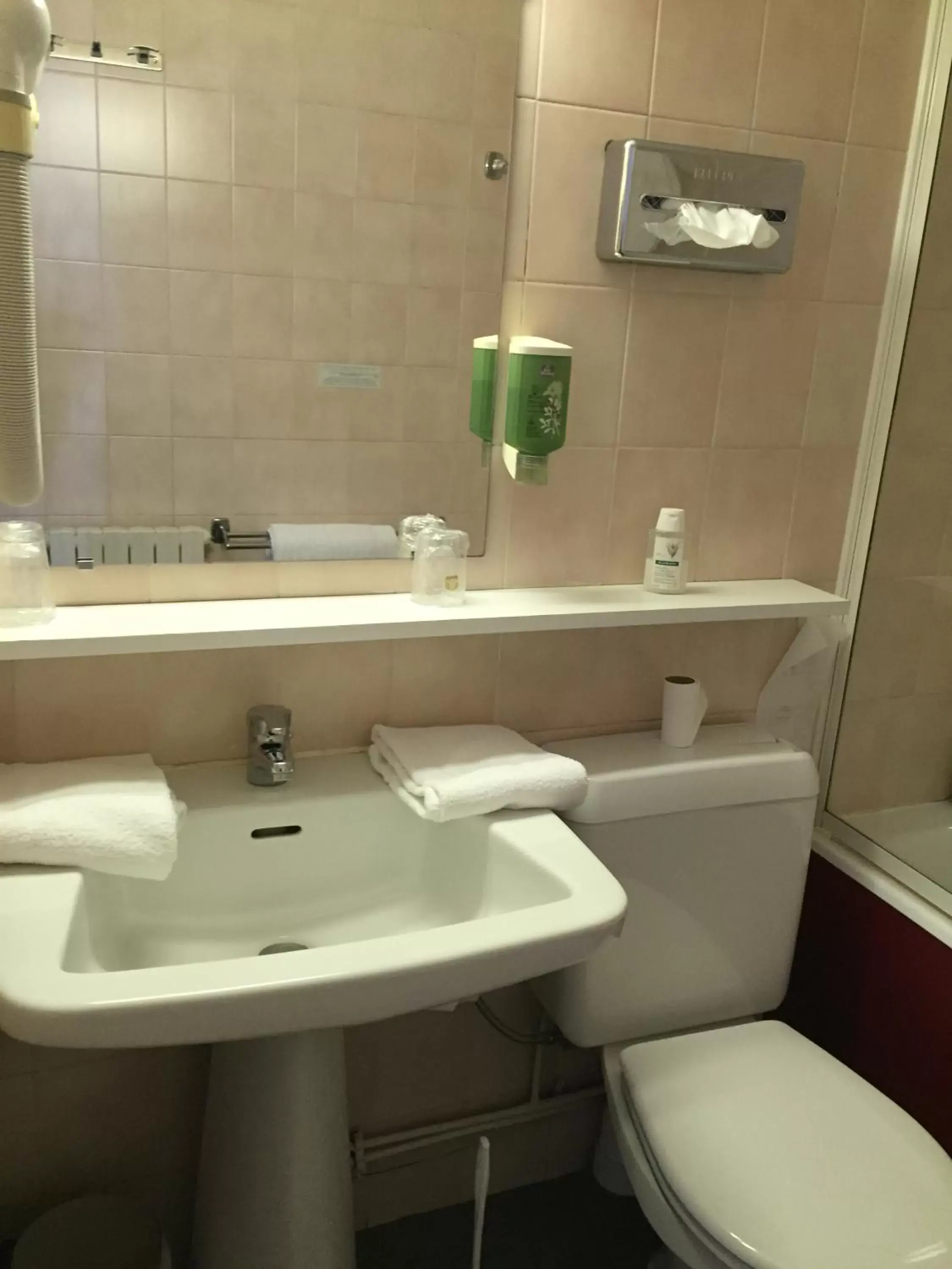 Bathroom in Grand Hotel de L'Univers