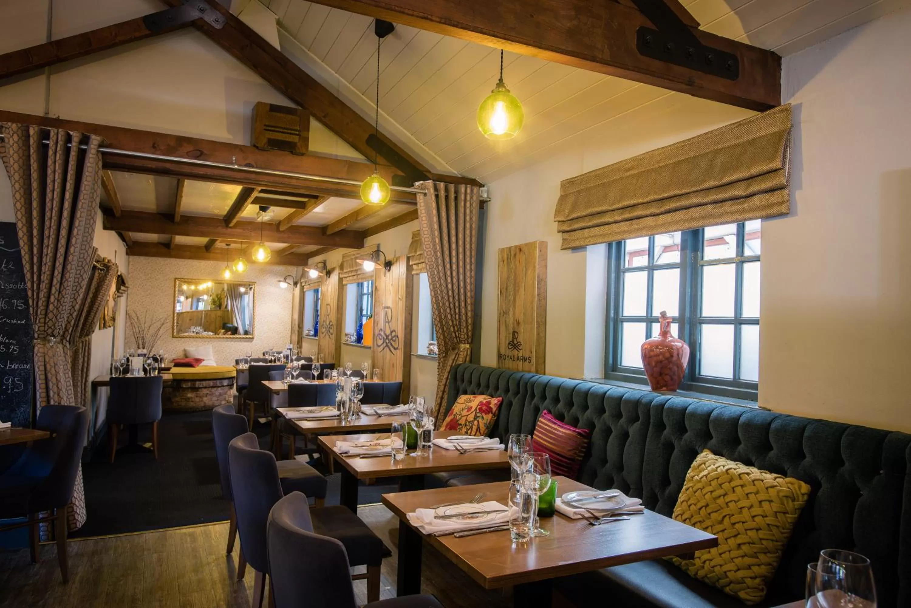 Restaurant/places to eat in The Royal Arms Bed & Breakfast