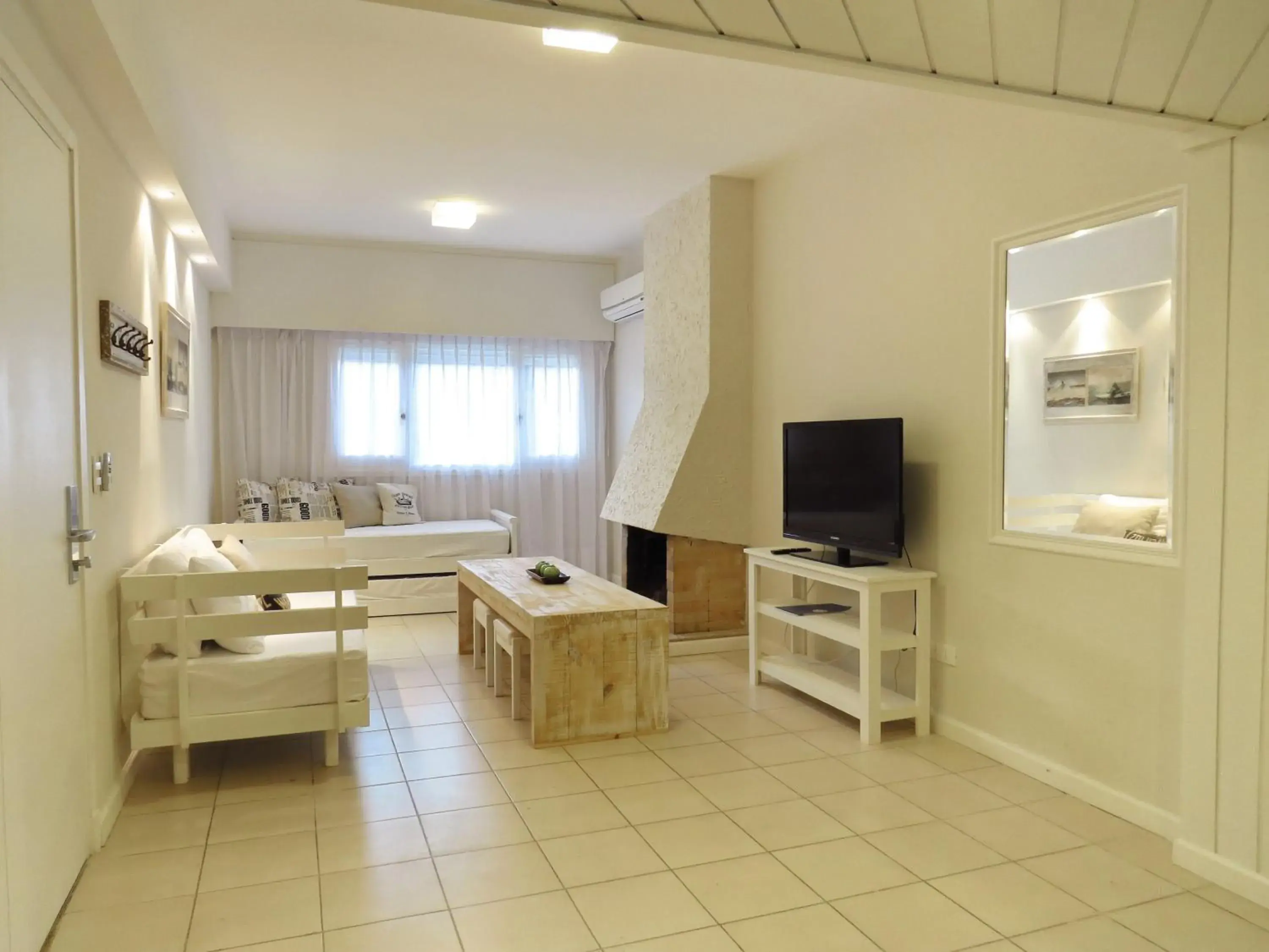 Living room, TV/Entertainment Center in Atlantico Boutique Hotel