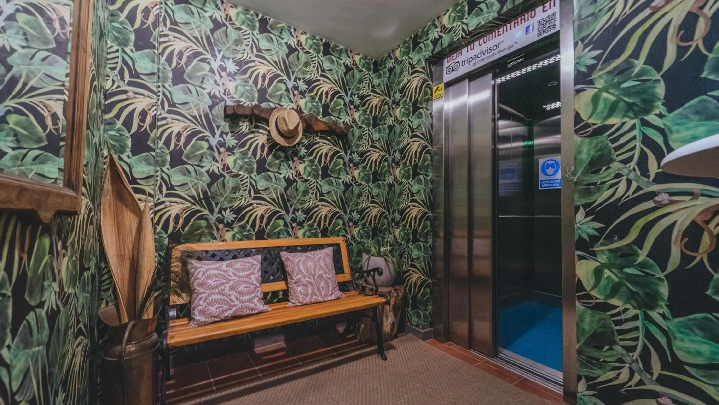 elevator in Hotel Peregrina