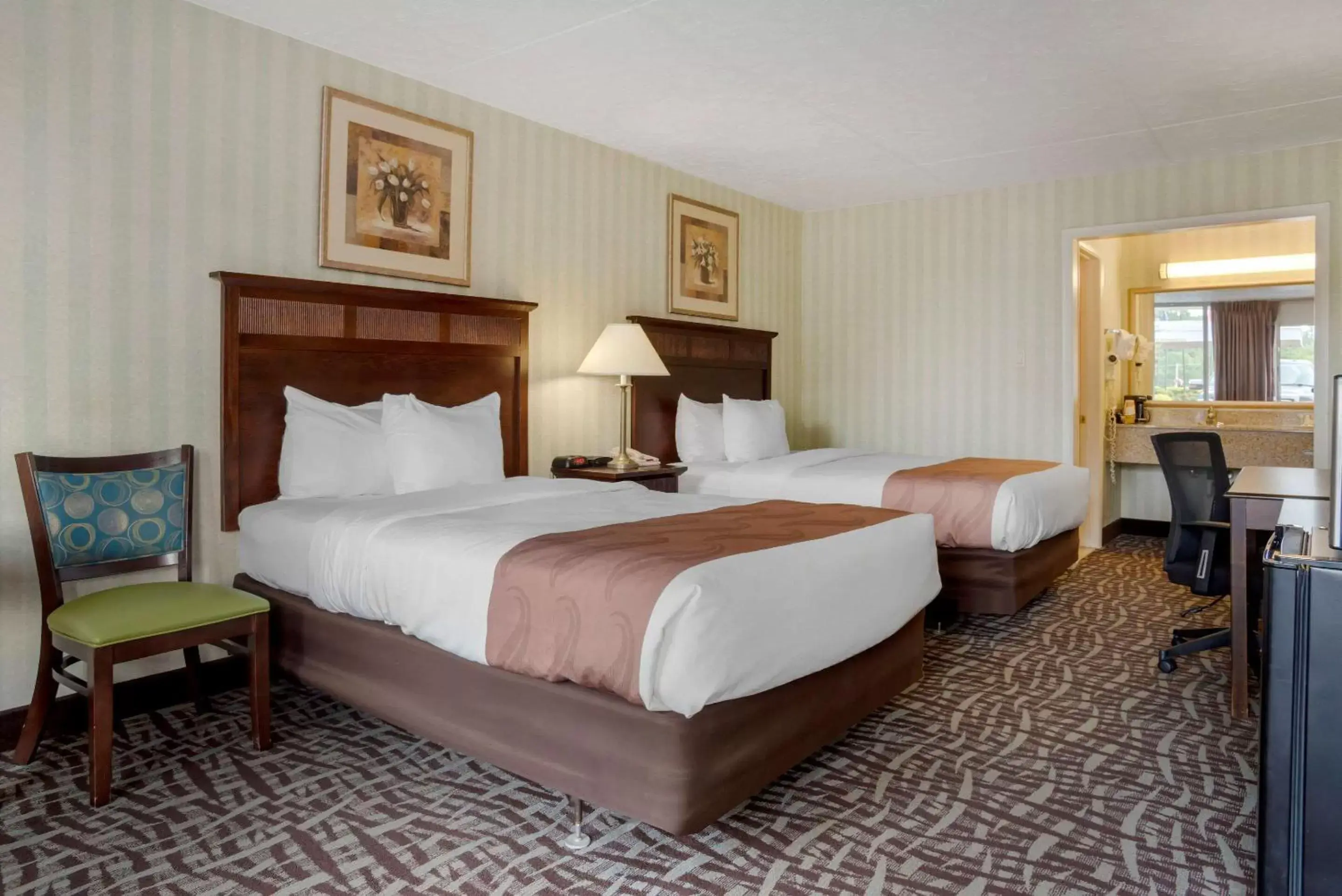 Photo of the whole room, Bed in Quality Inn Fredericksburg near Historic Downtown