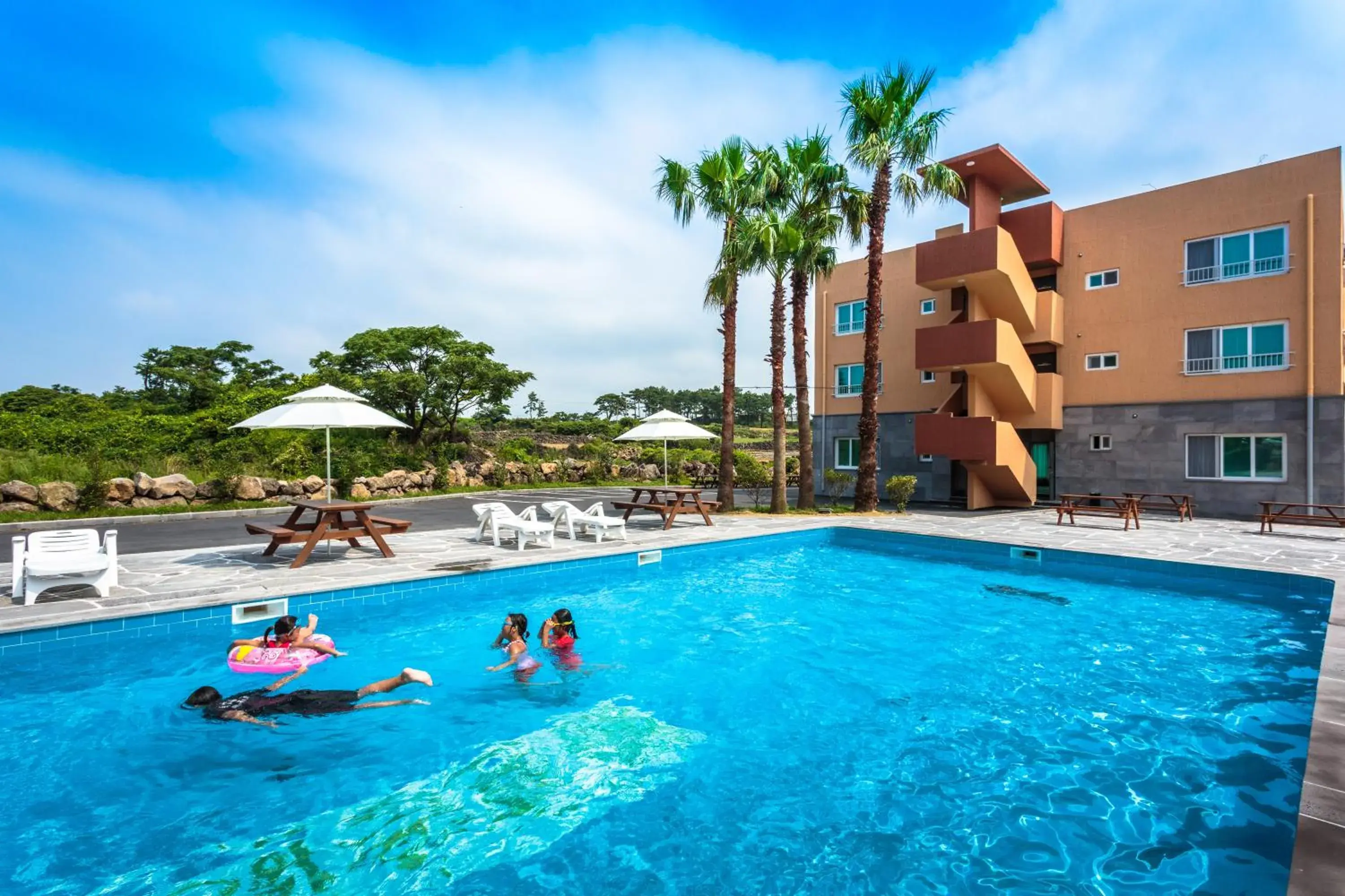 Swimming Pool in Suandsu Hotel