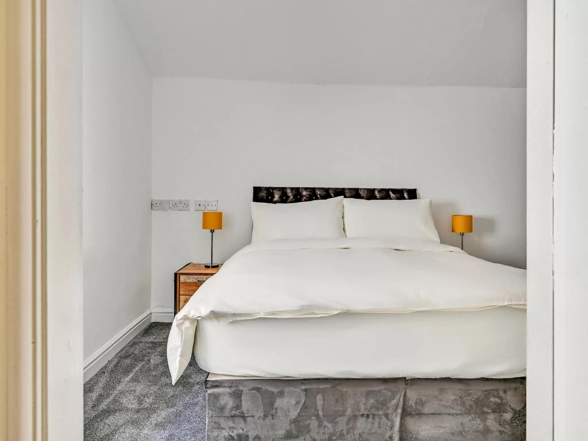 Photo of the whole room in Albert View Rooms