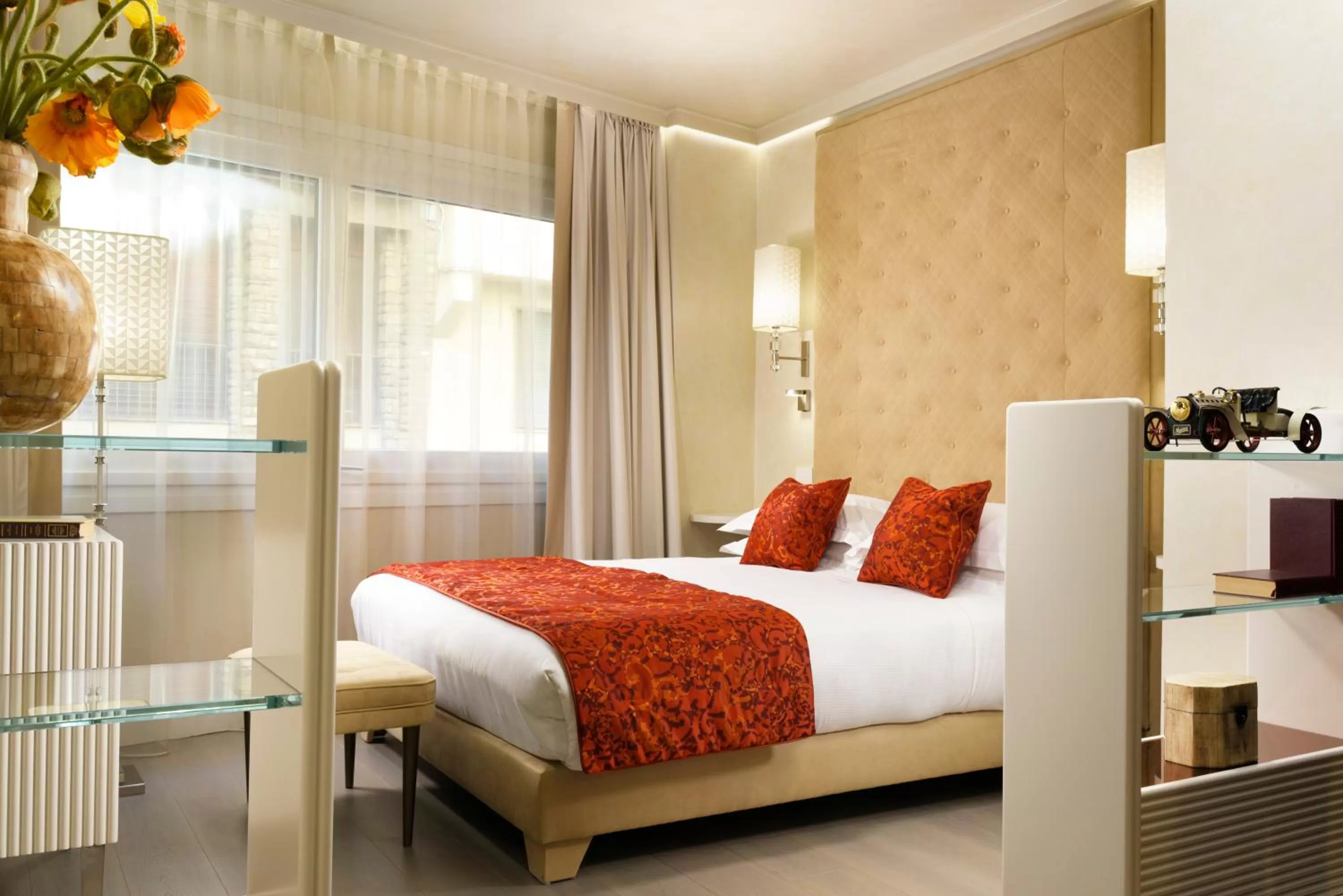 Bed in Ponte Vecchio Suites & Spa