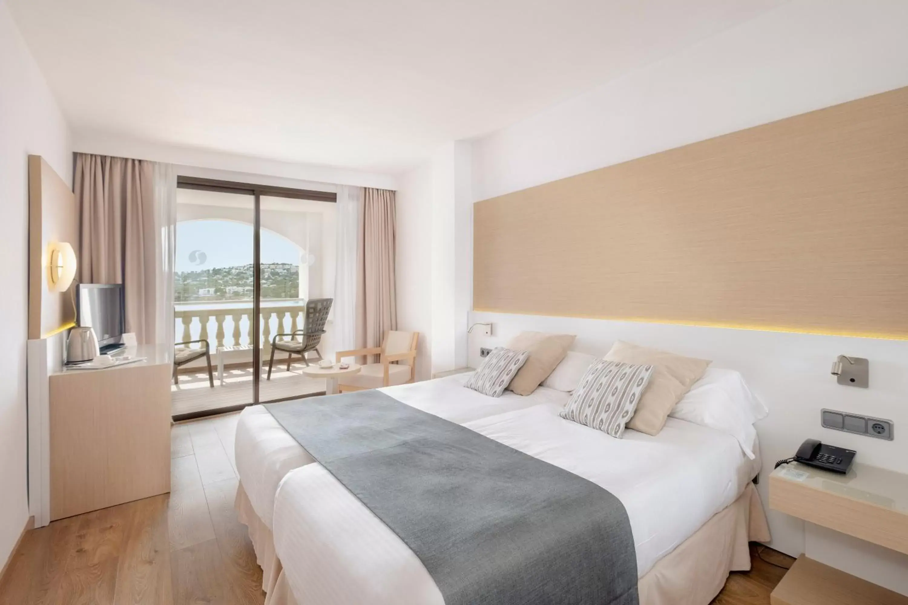 Bed in Sentido Fido Punta del Mar Hotel & Spa - Adults Only