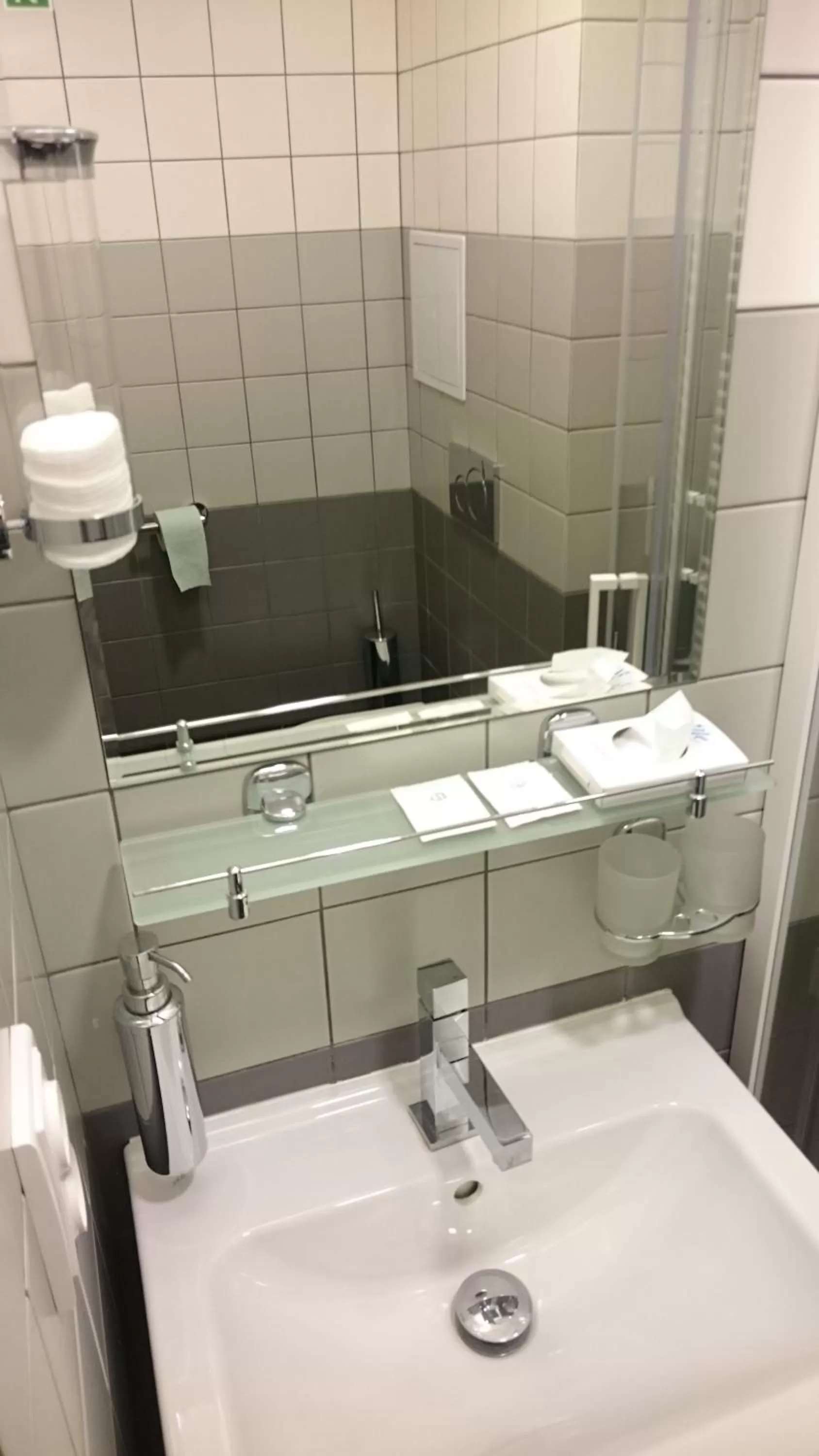 Bathroom in TaM Autohof Malacky