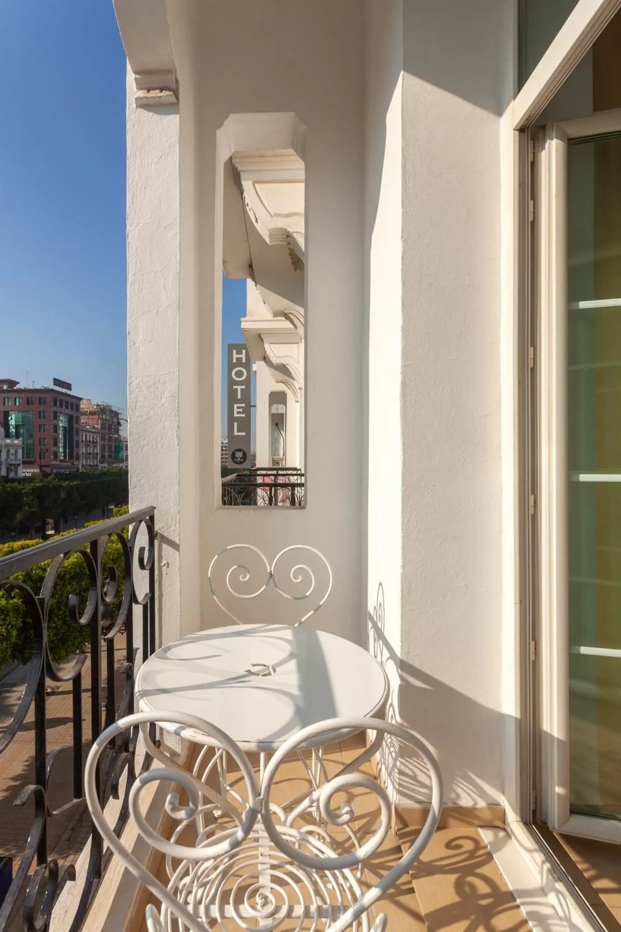 Property building, Balcony/Terrace in Hotel Carlton