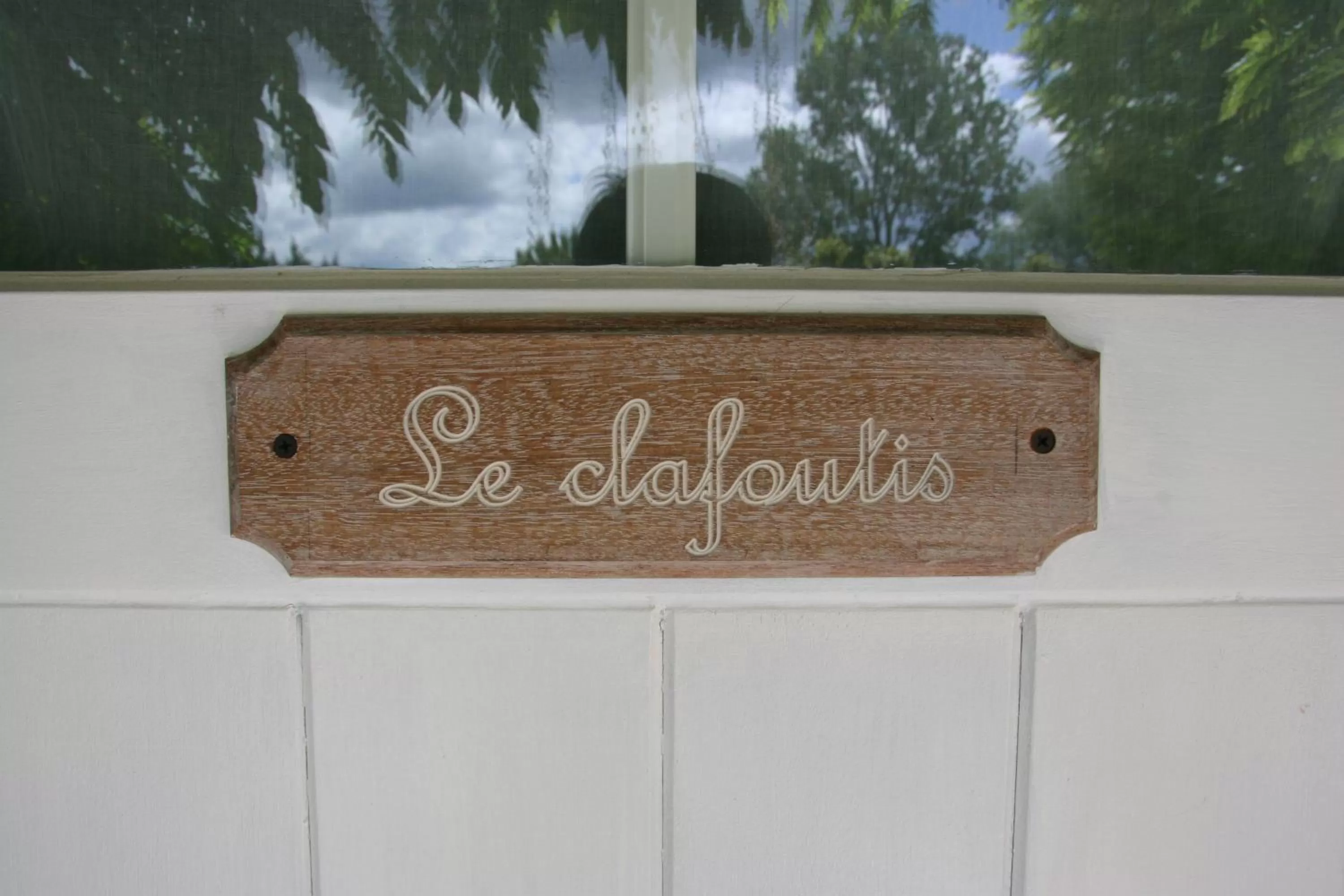 Property Logo/Sign in Moulin Mariman