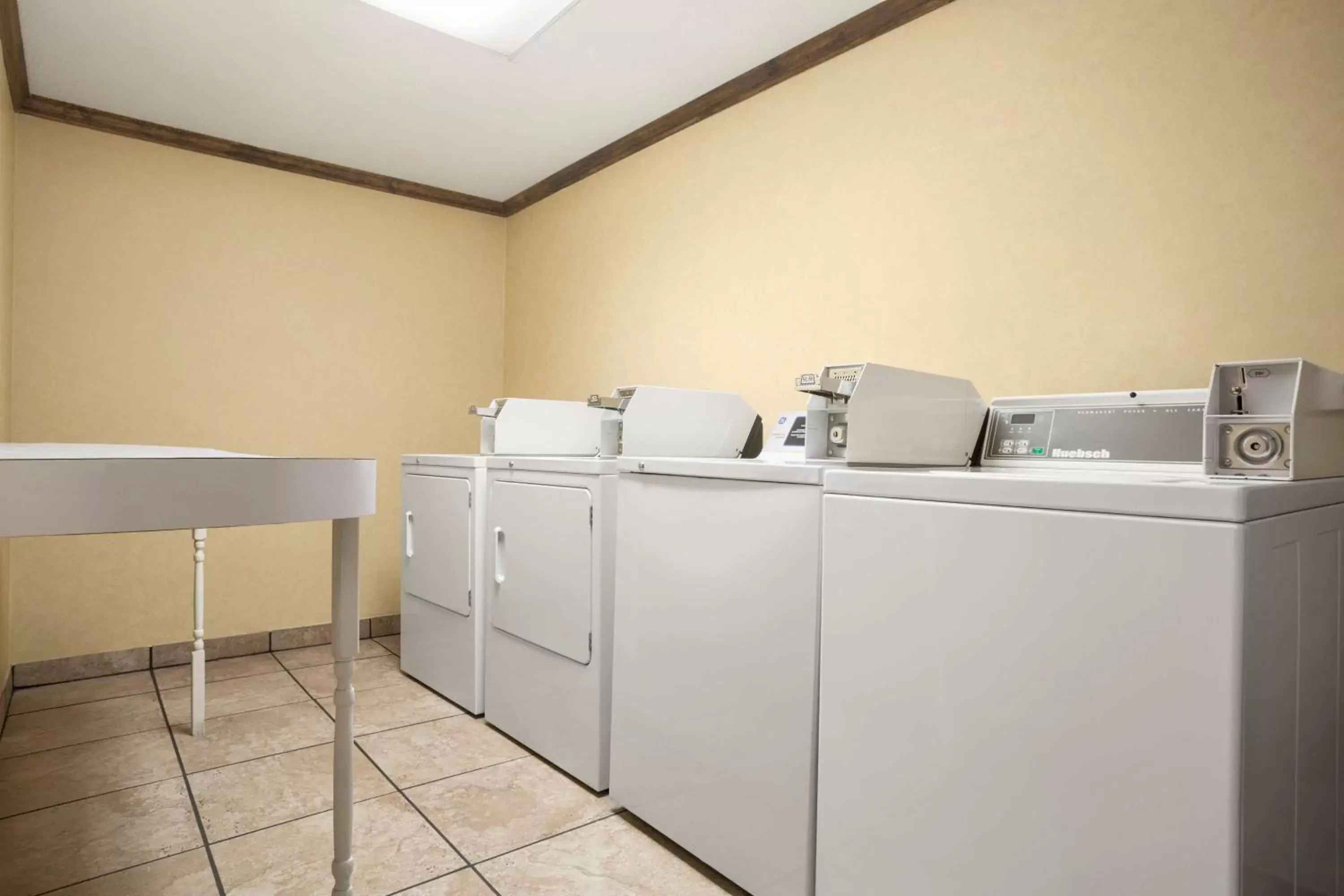 Property building, Kitchen/Kitchenette in Hampton Inn Forrest City