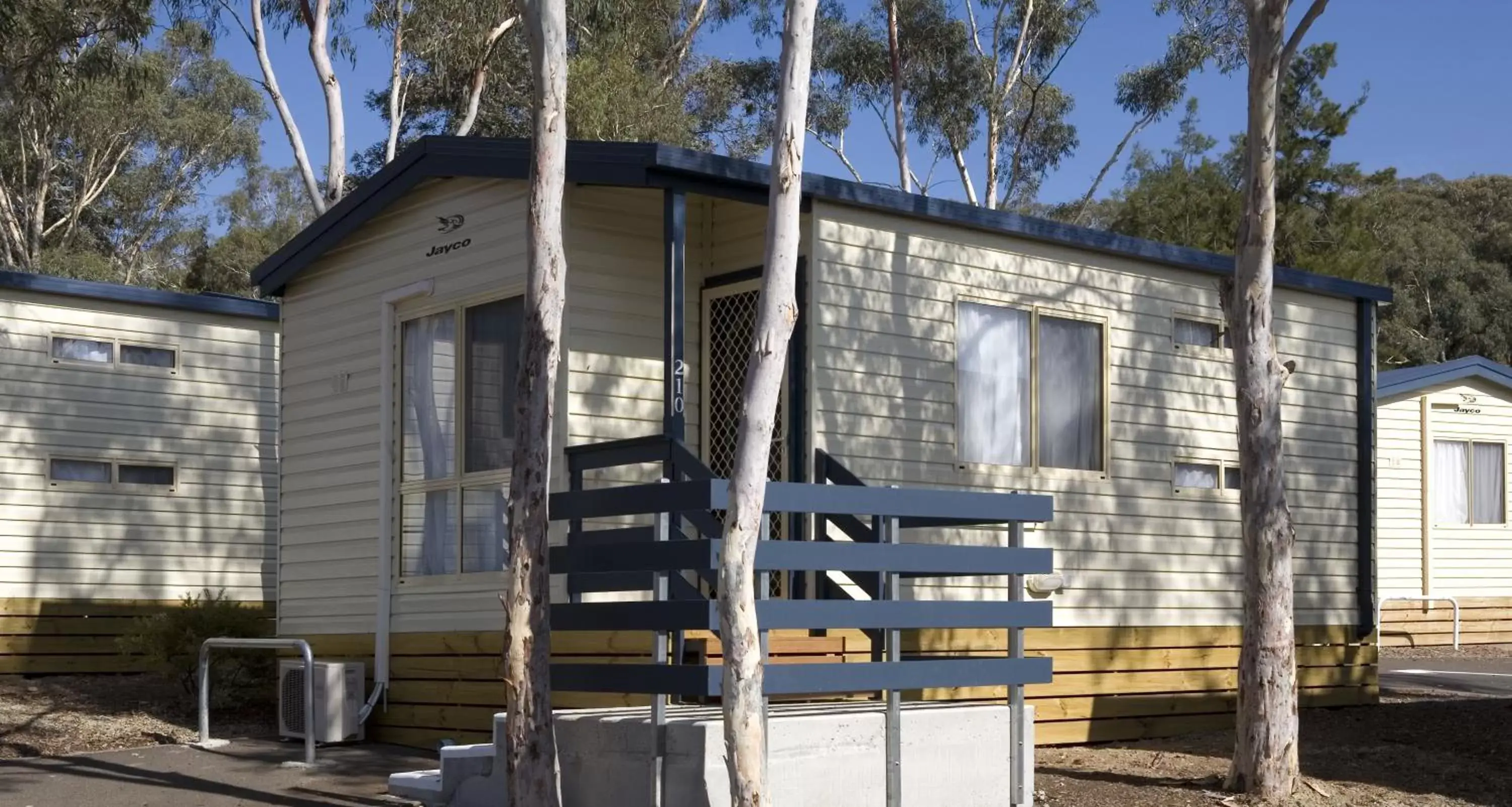 Photo of the whole room, Property Building in Alivio Tourist Park Canberra