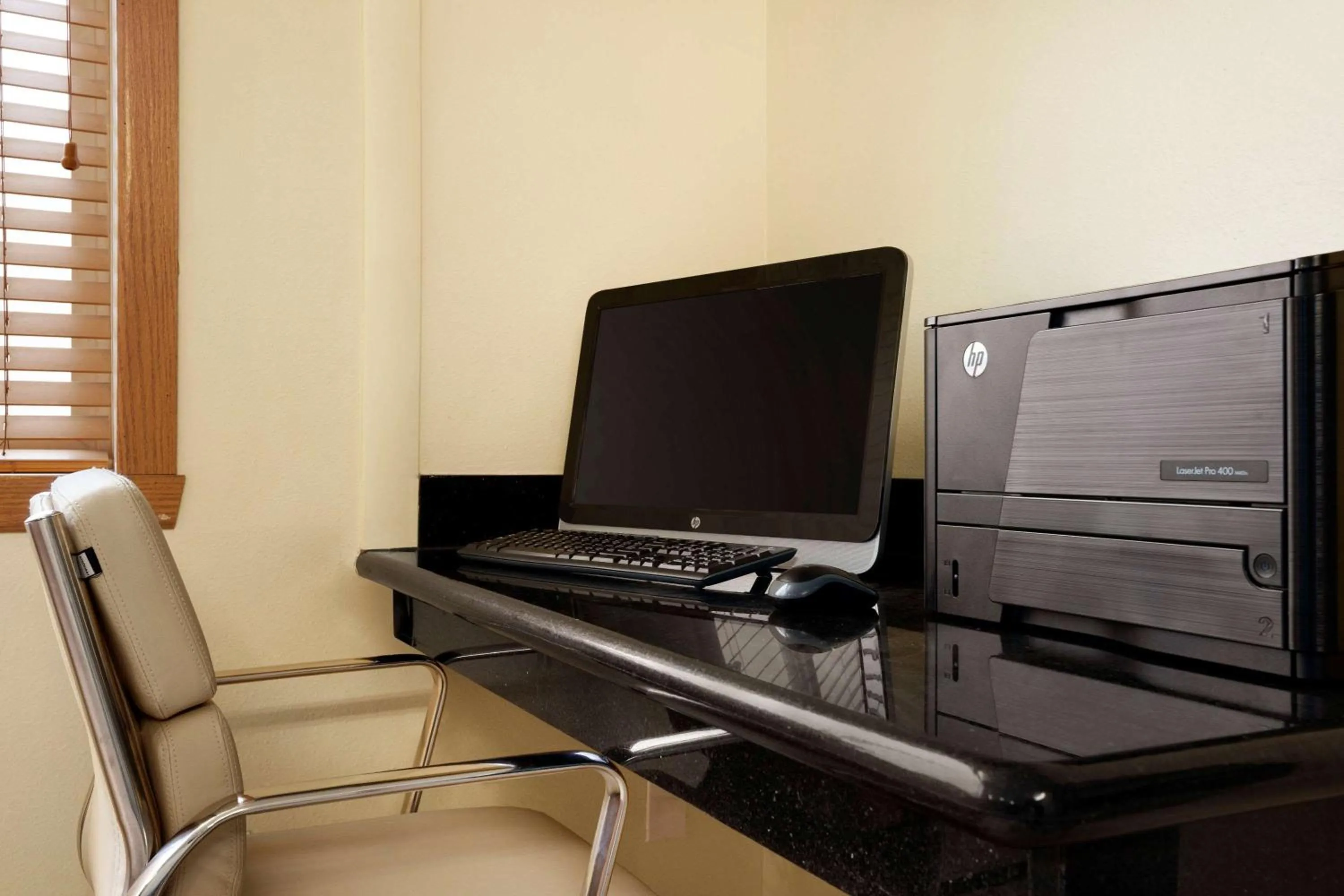 Business facilities in Super 8 by Wyndham West Fargo Main Ave ND