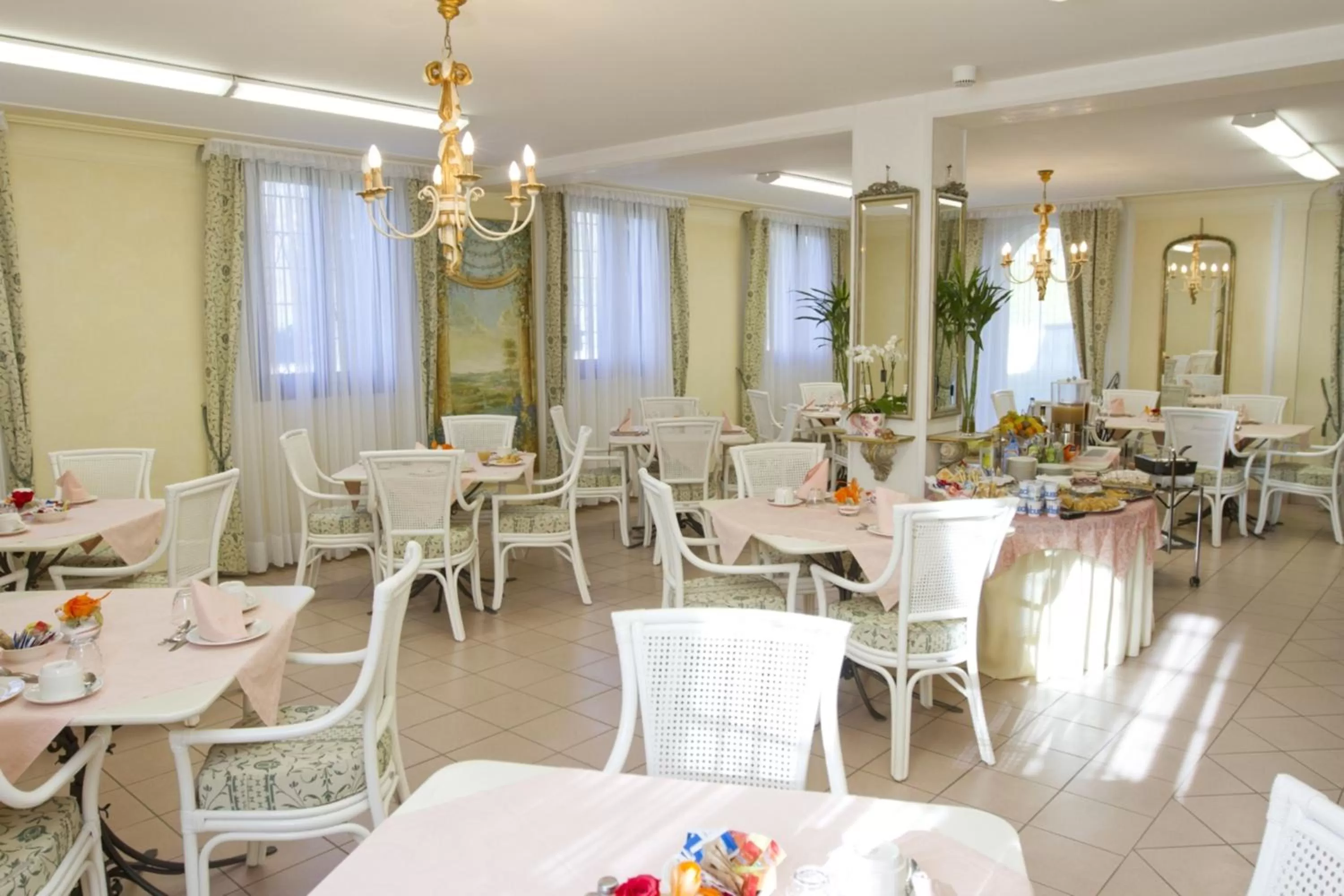 Restaurant/places to eat in Villa Scalabrini