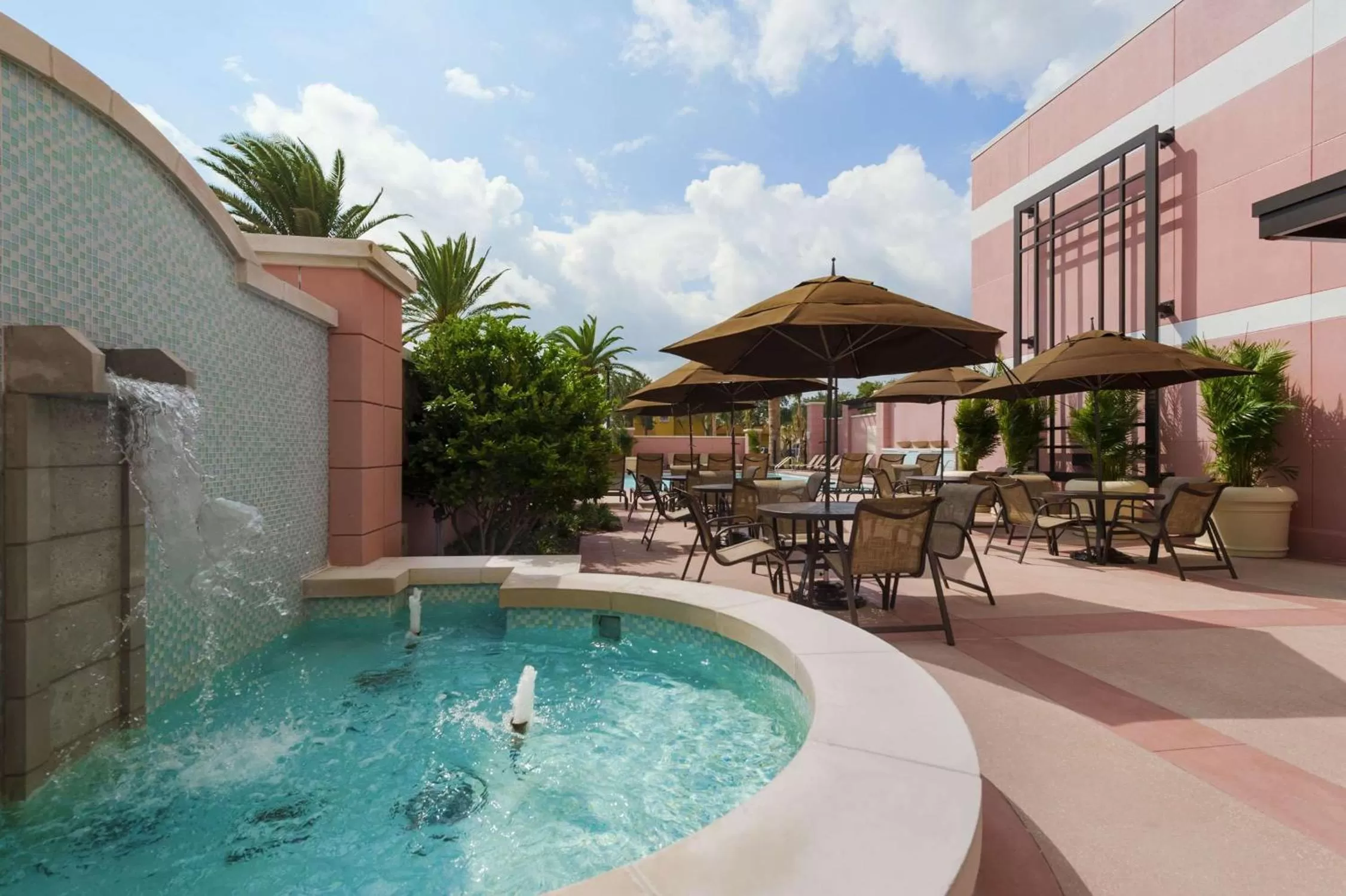 Property building in Embassy Suites by Hilton Orlando Lake Buena Vista South