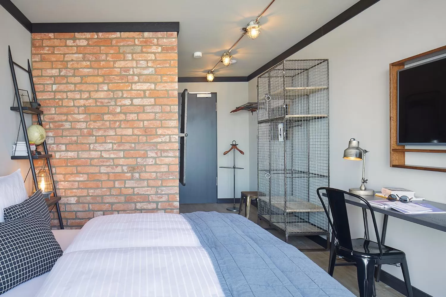 Bedroom, Bed in Fliegerdeich Hotel & Restaurant