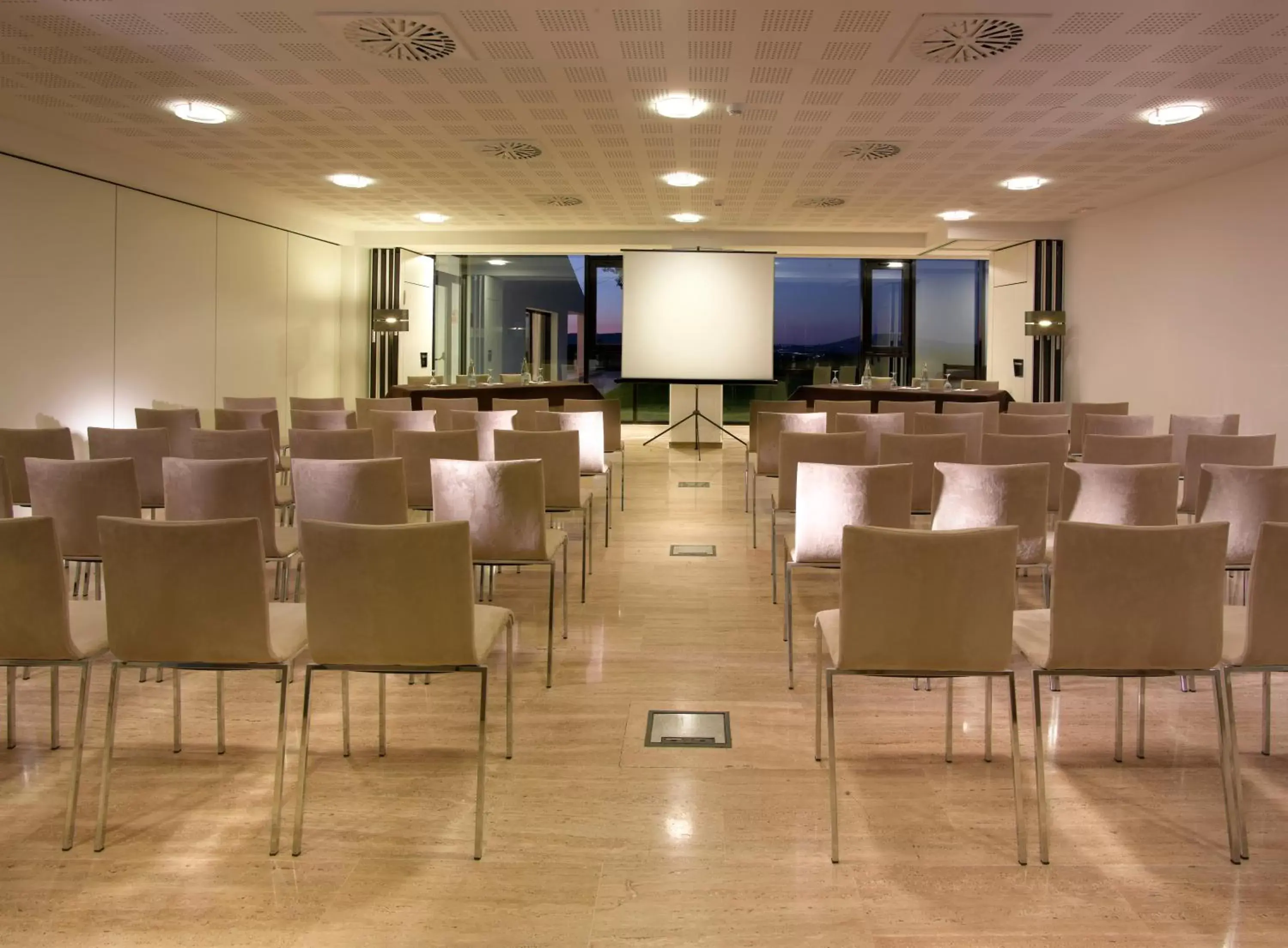 Business facilities in Parador de Antequera