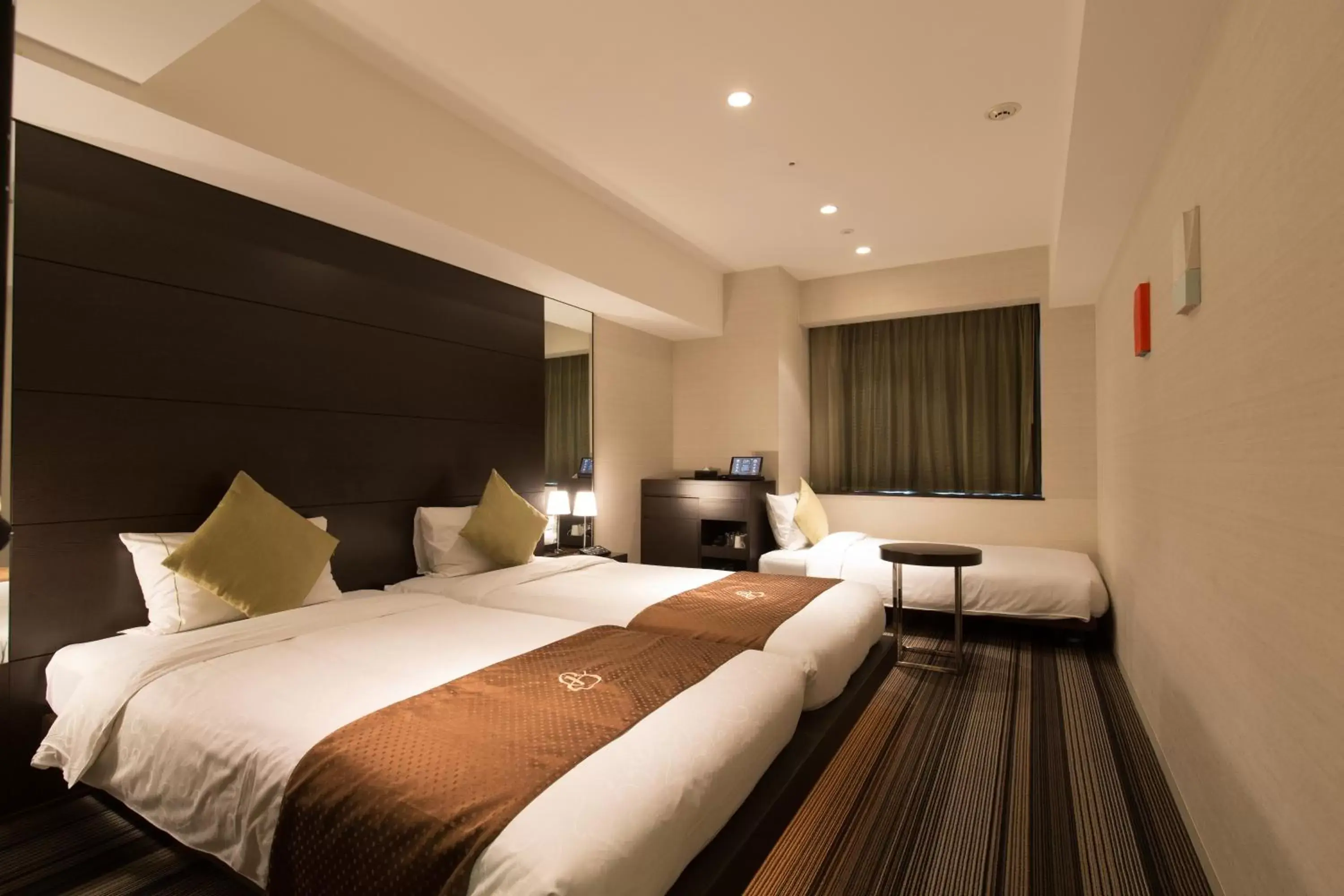 Photo of the whole room, Bed in Hotel Brighton City Osaka Kitahama