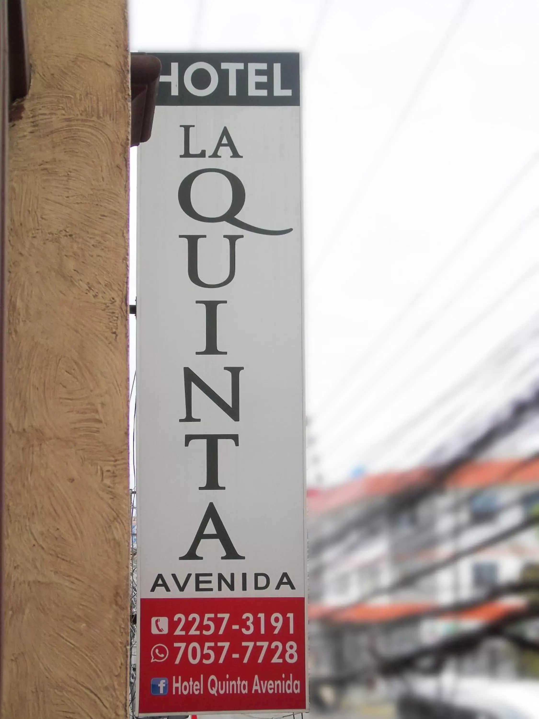 Property Logo/Sign in Hotel Quinta Avenida