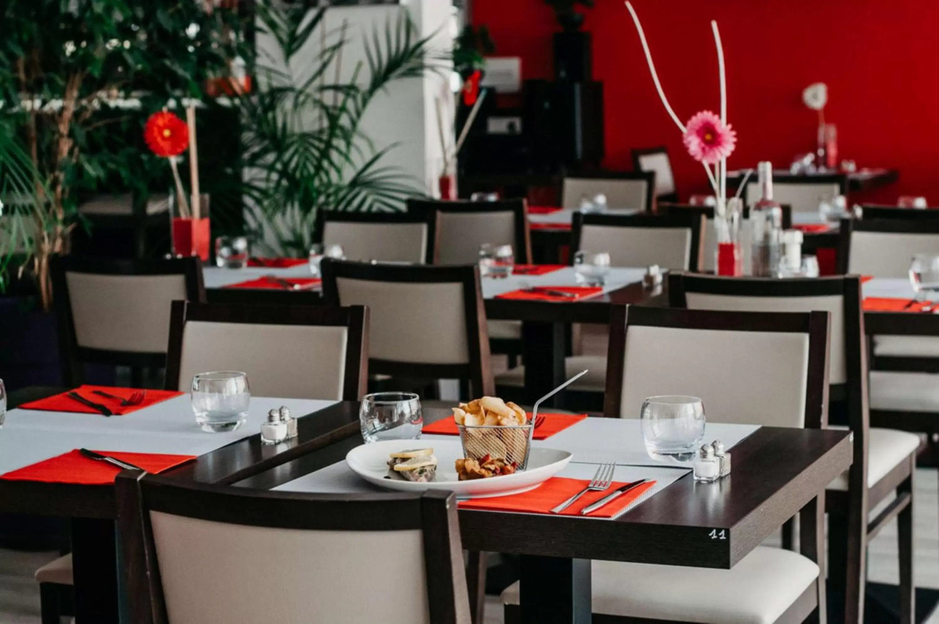 Restaurant/Places to Eat in Best Western Hôtel des Thermes - Balaruc les Bains Sète