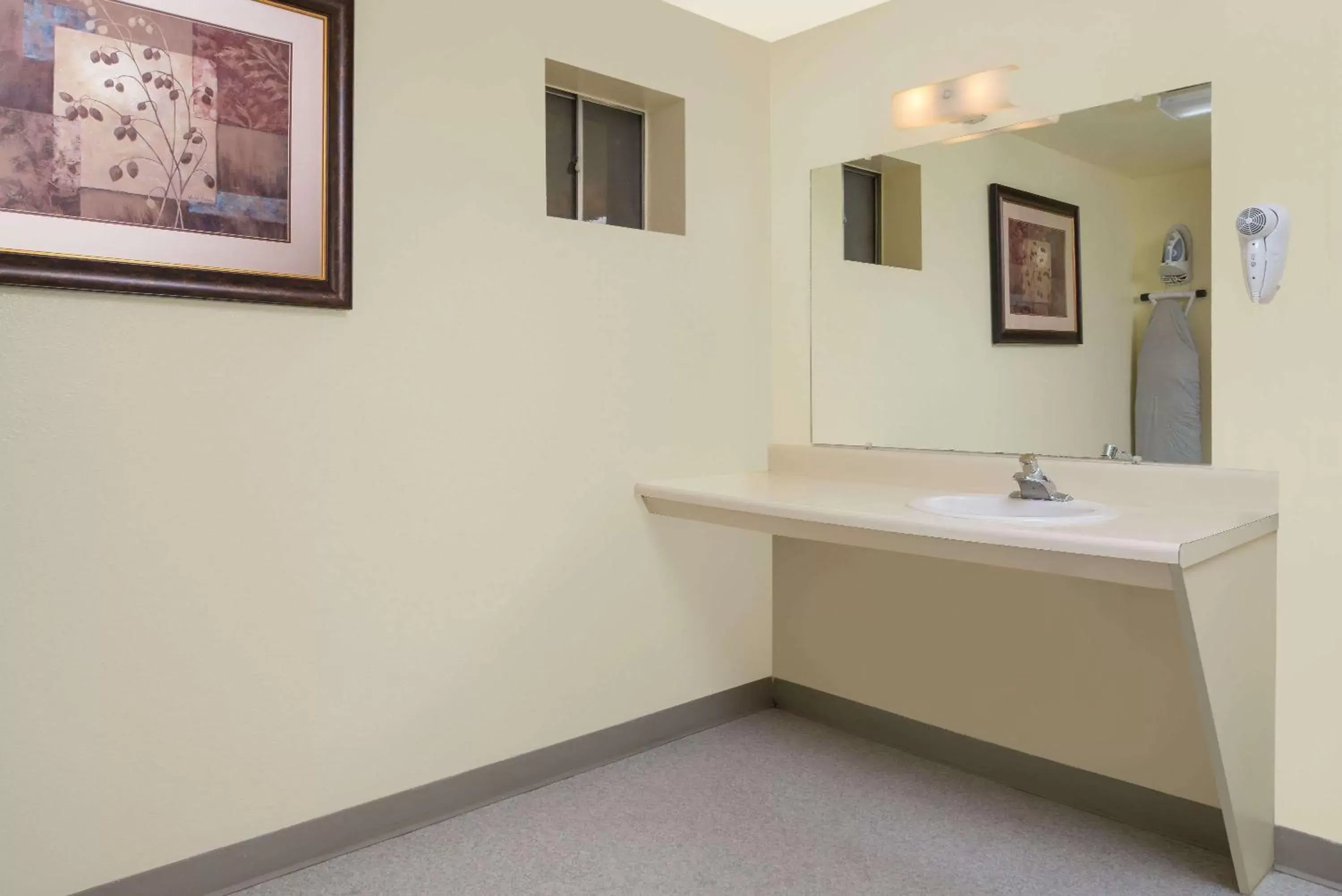 Bathroom in Travelodge by Wyndham Klamath Falls