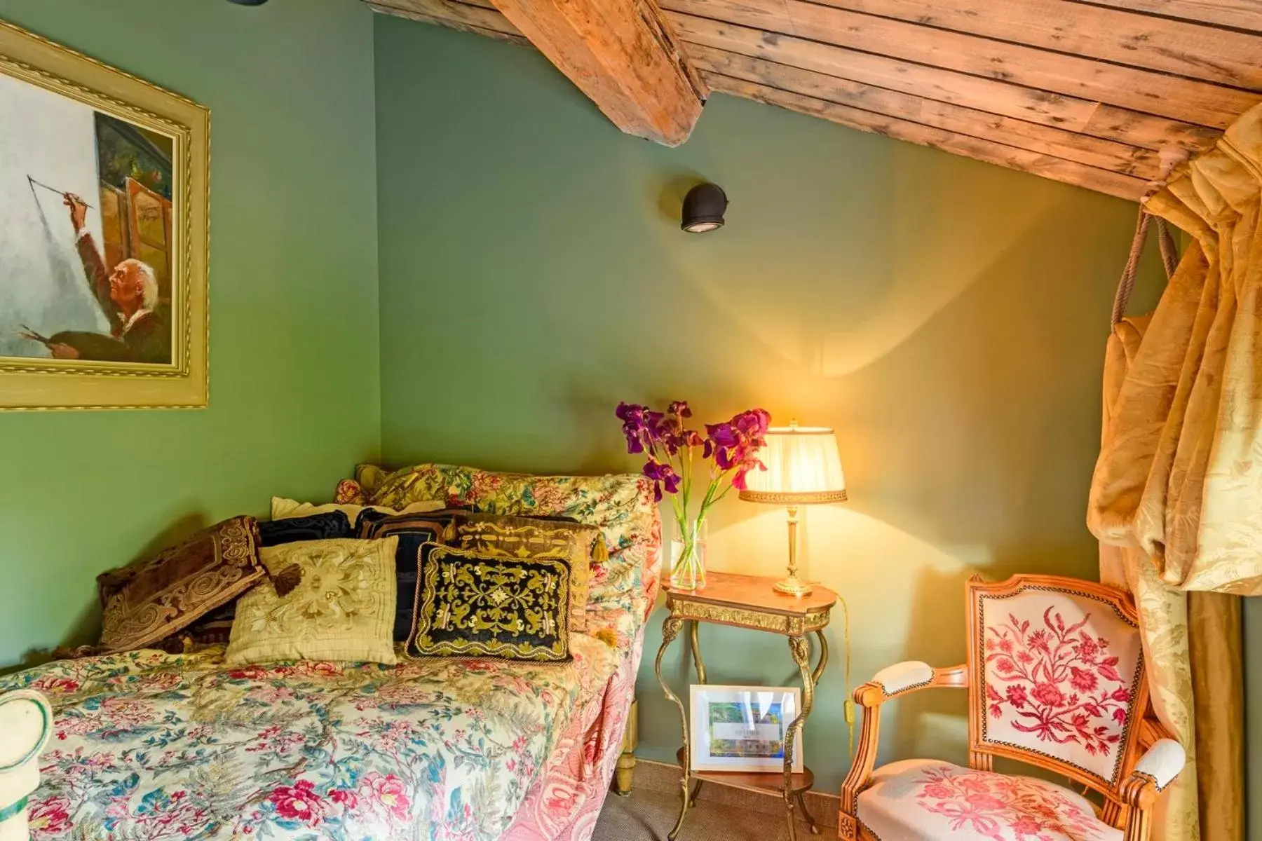 Bedroom, Bed in Bastide de Bellegarde