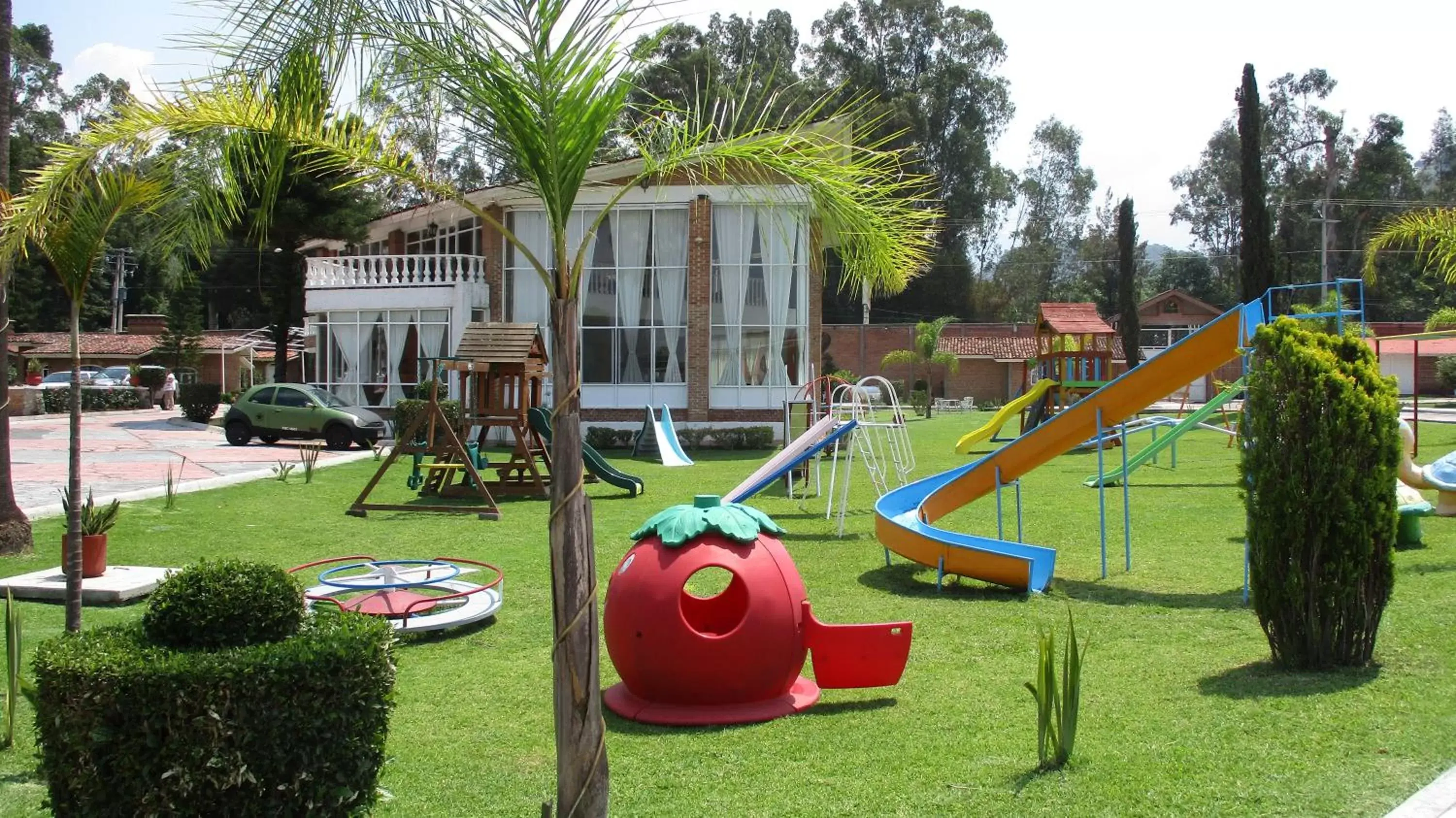 Garden, Children's Play Area in Hotel Villa Monarca Inn