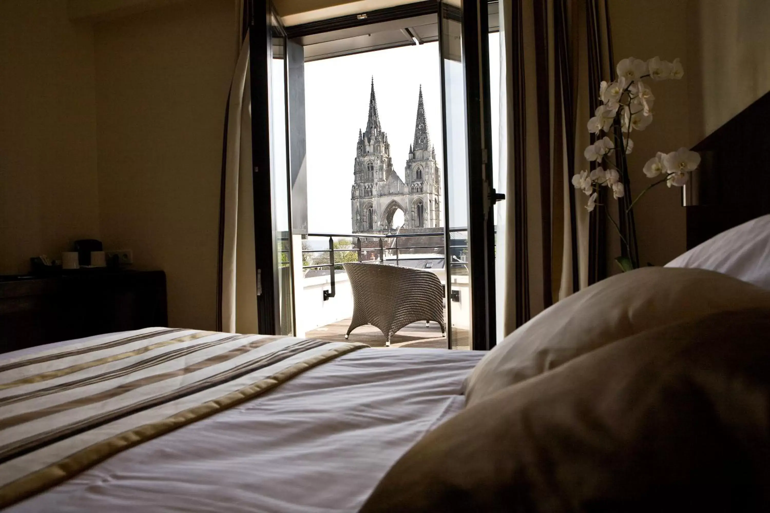 Photo of the whole room, Bed in Best Western Plus Hotel des Francs