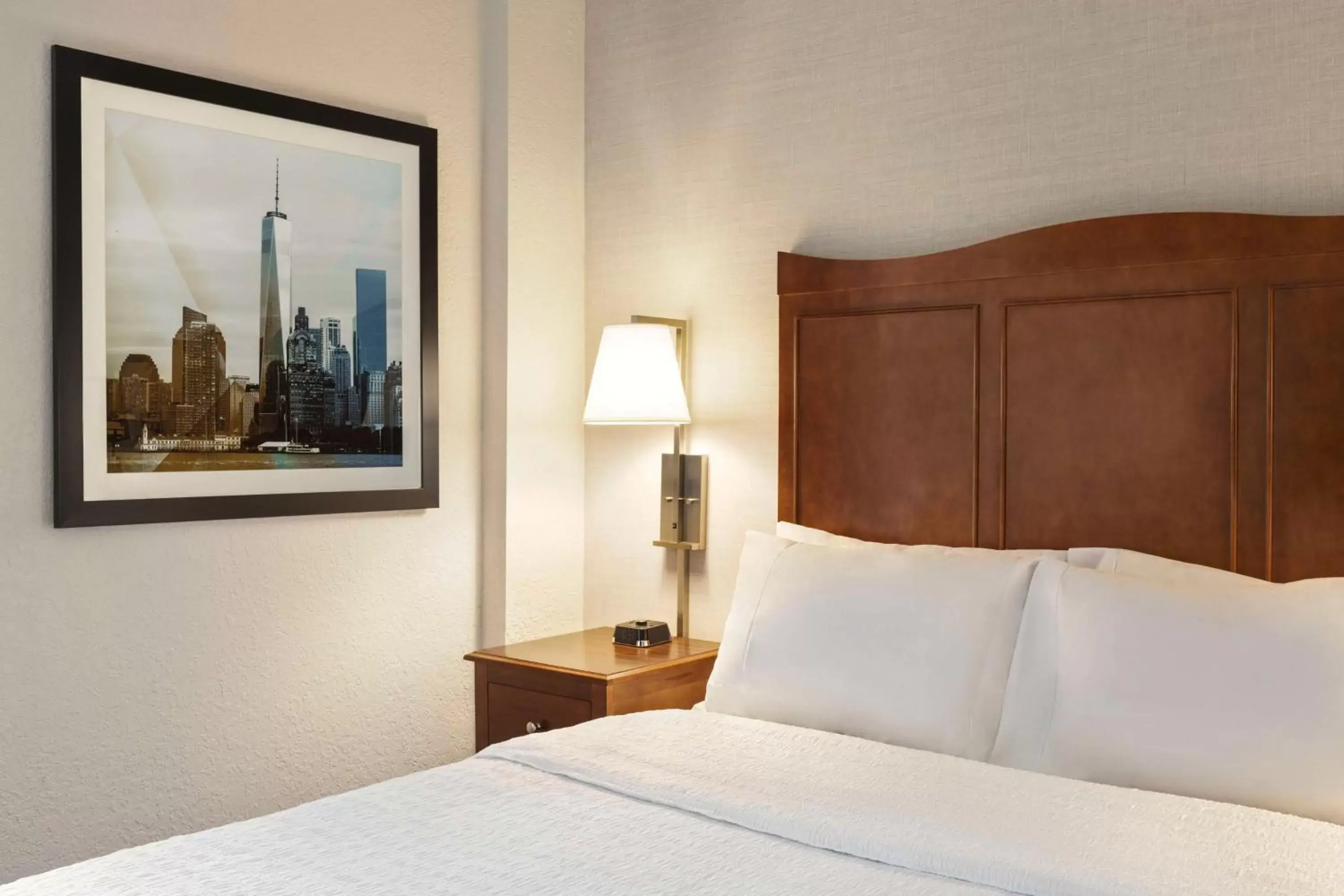 Bed in Hampton Inn Manhattan/Downtown- Financial District