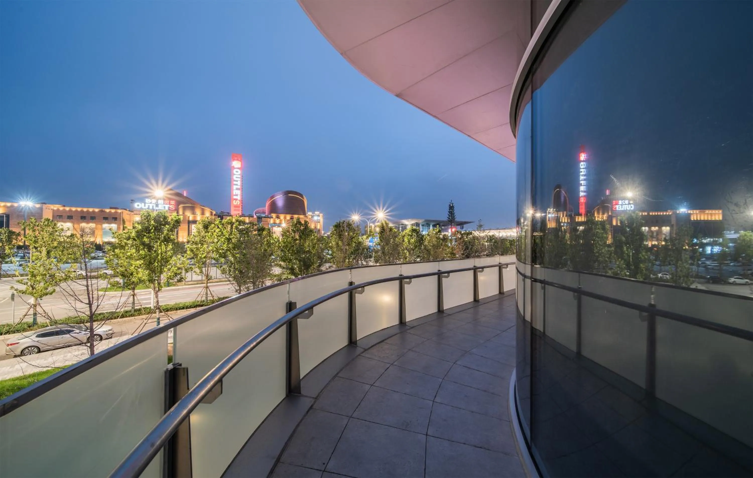 Balcony/Terrace in HUALUXE Xi'an Chanba by IHG-西安浐灞华邑酒店-Near Xi'an International Convention Exhibition Center and Shopping mall and The Romantic show of Xi'an-Free Luggage Storage-English Service