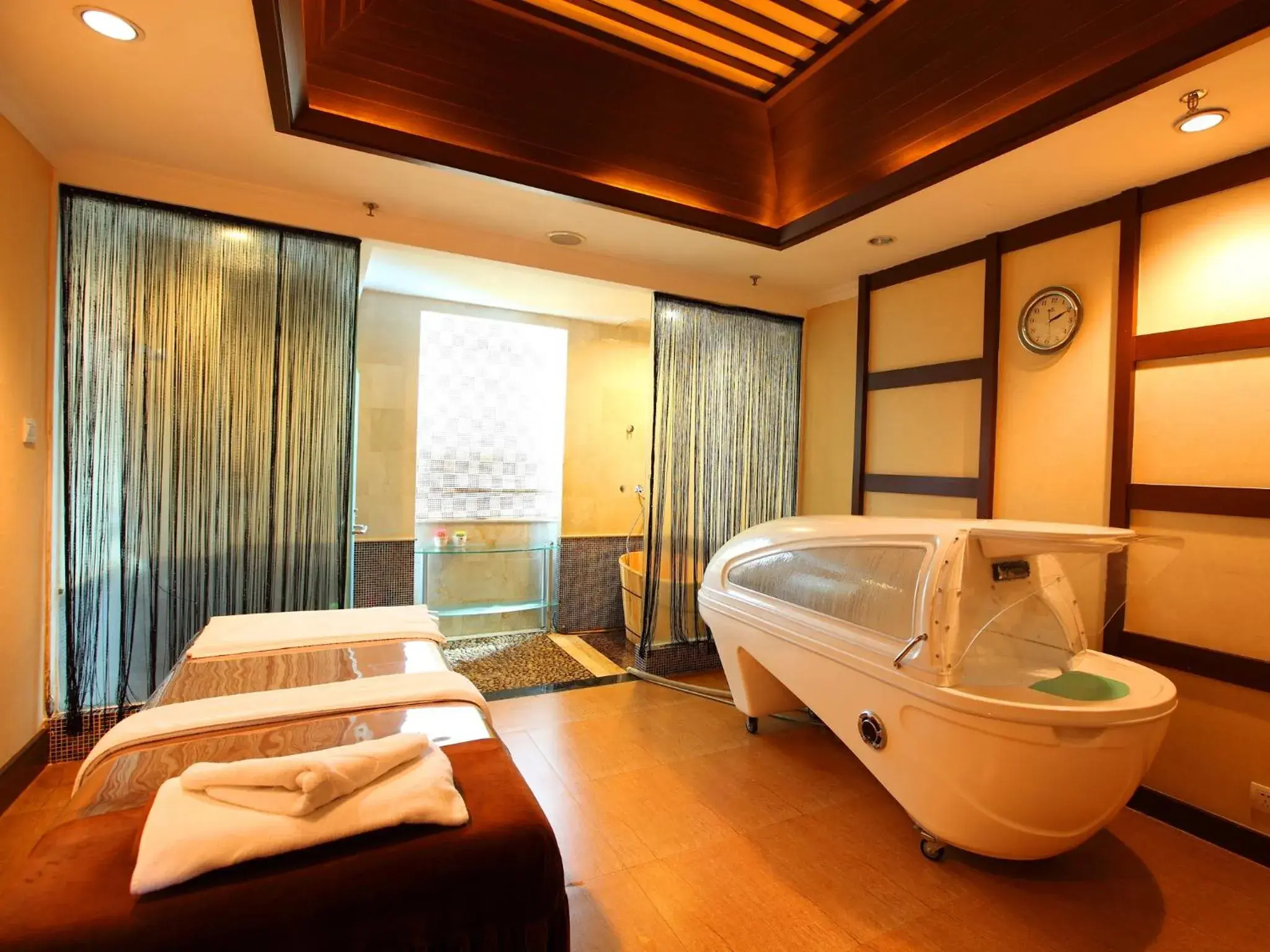 Massage in Grand International Hotel