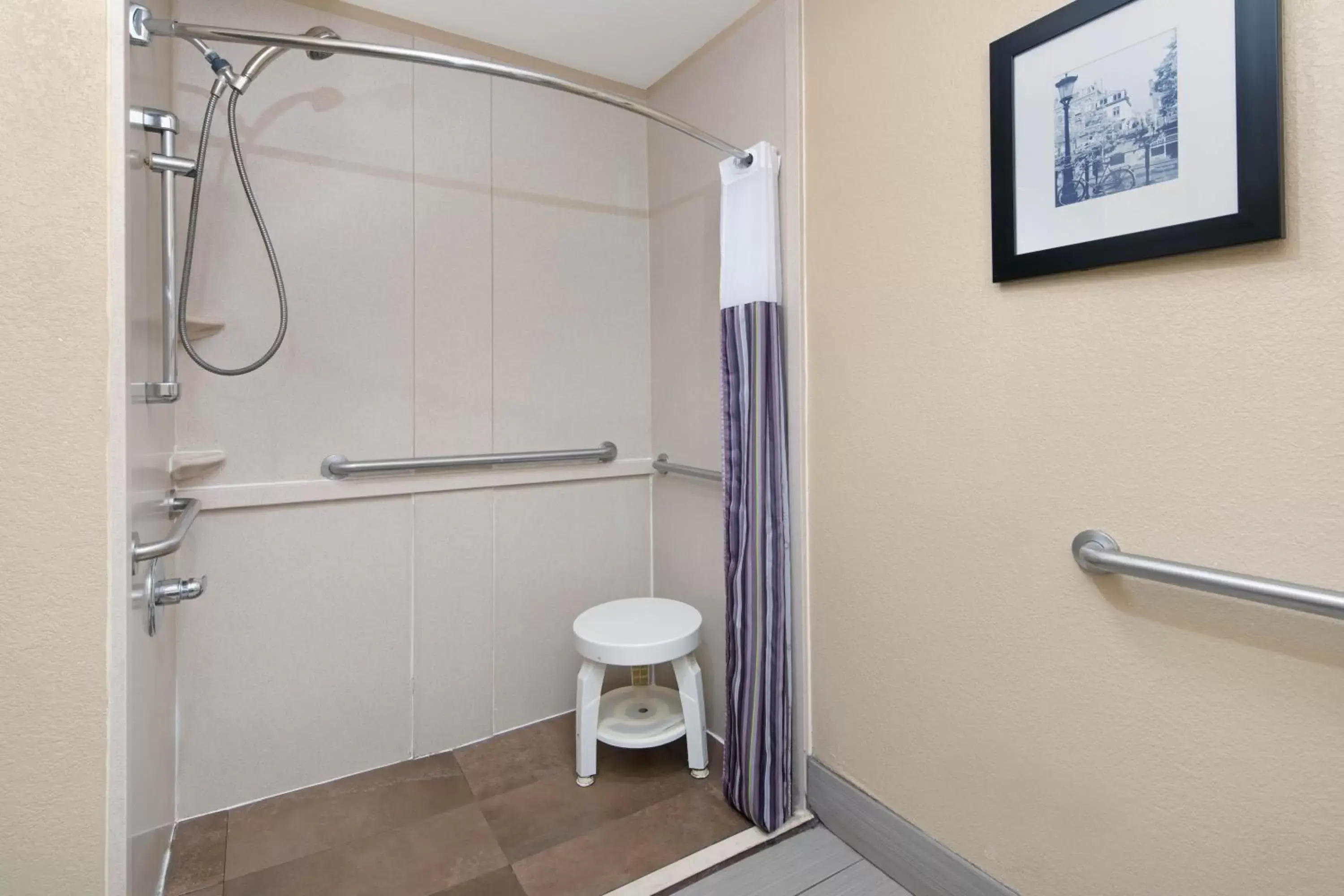 Bathroom in La Quinta by Wyndham Oxford - Anniston