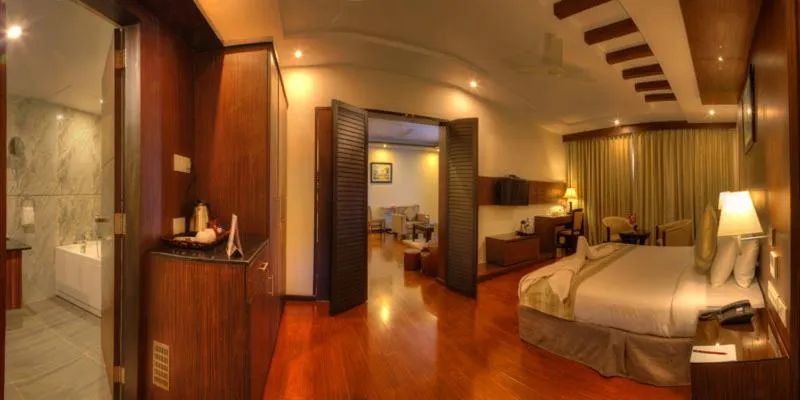 Photo of the whole room, Bed in Hotel Le Ruchi The Prince