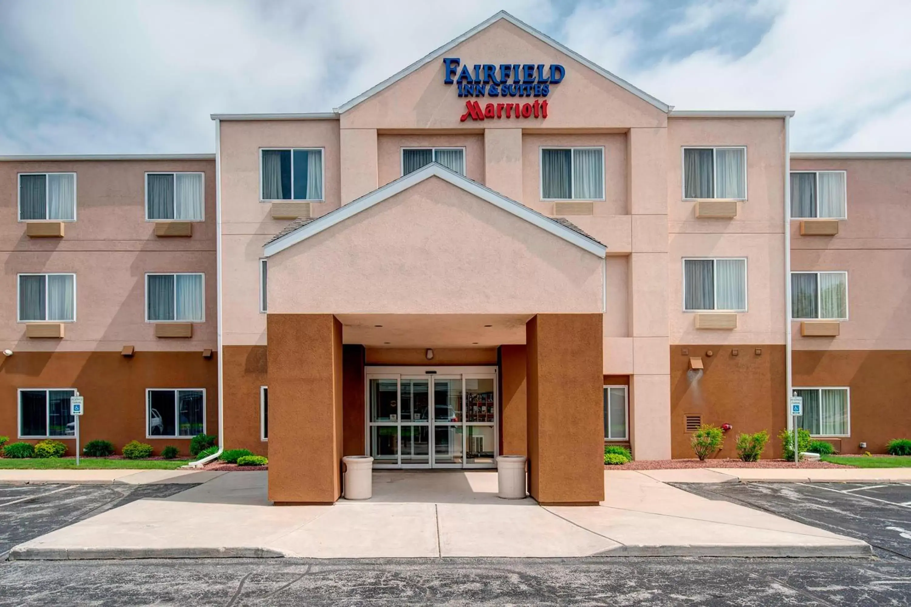 Property Building in Fairfield Inn Green Bay Southwest