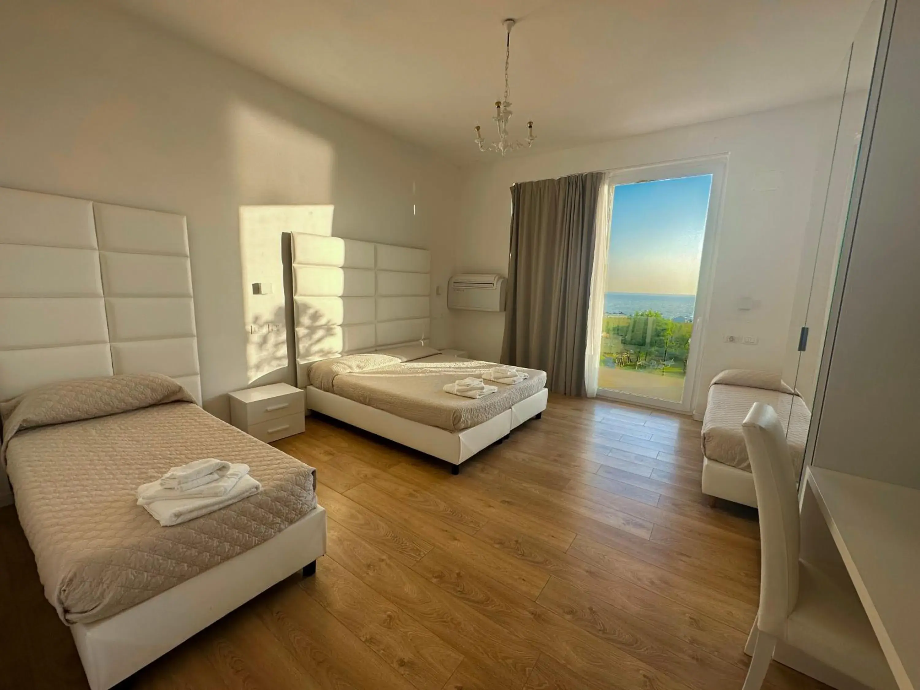 Bedroom in Hotel Artemide Mare