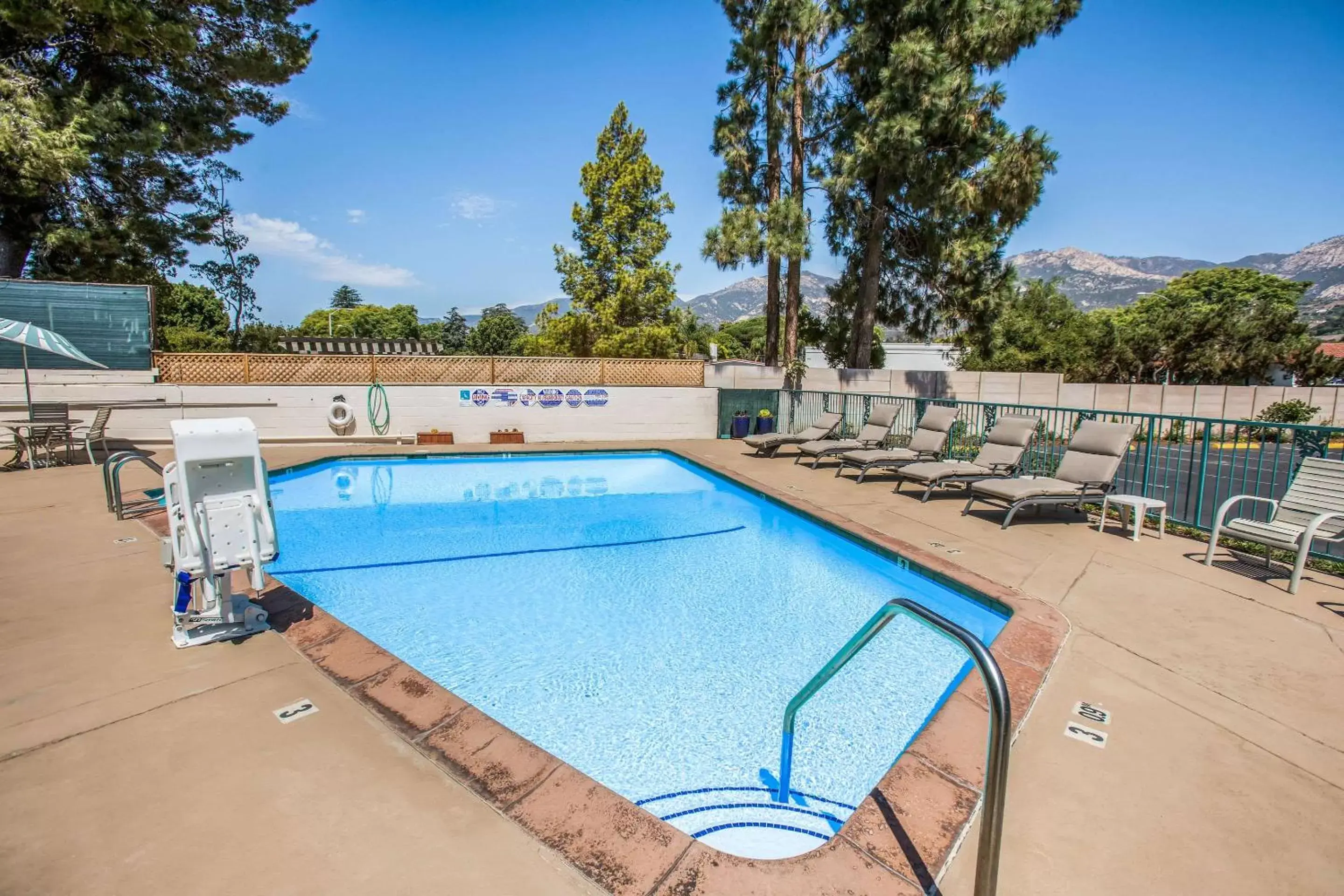 On site, Swimming Pool in Quality Inn Santa Barbara