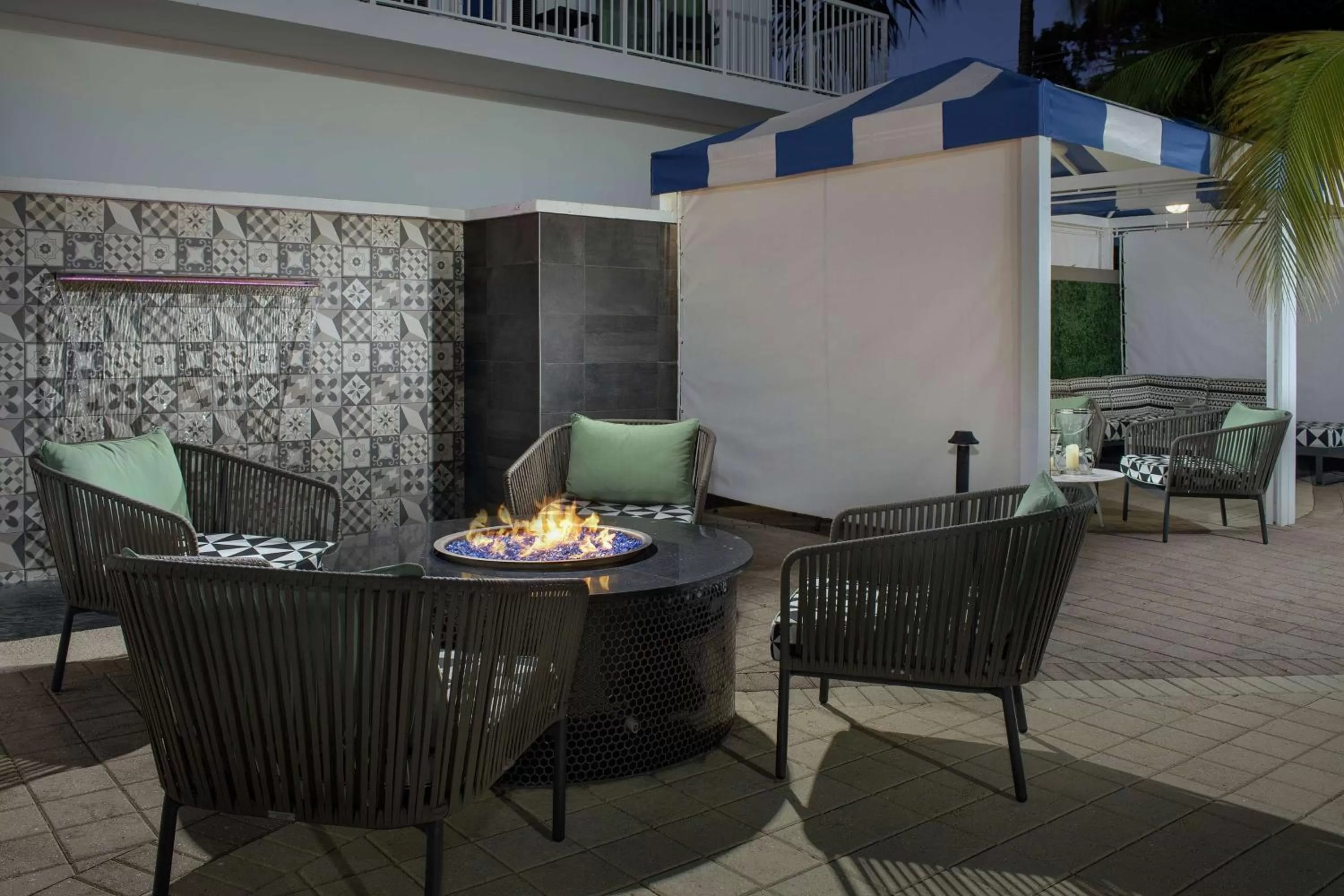 Patio in Hilton Garden Inn Miami Brickell South