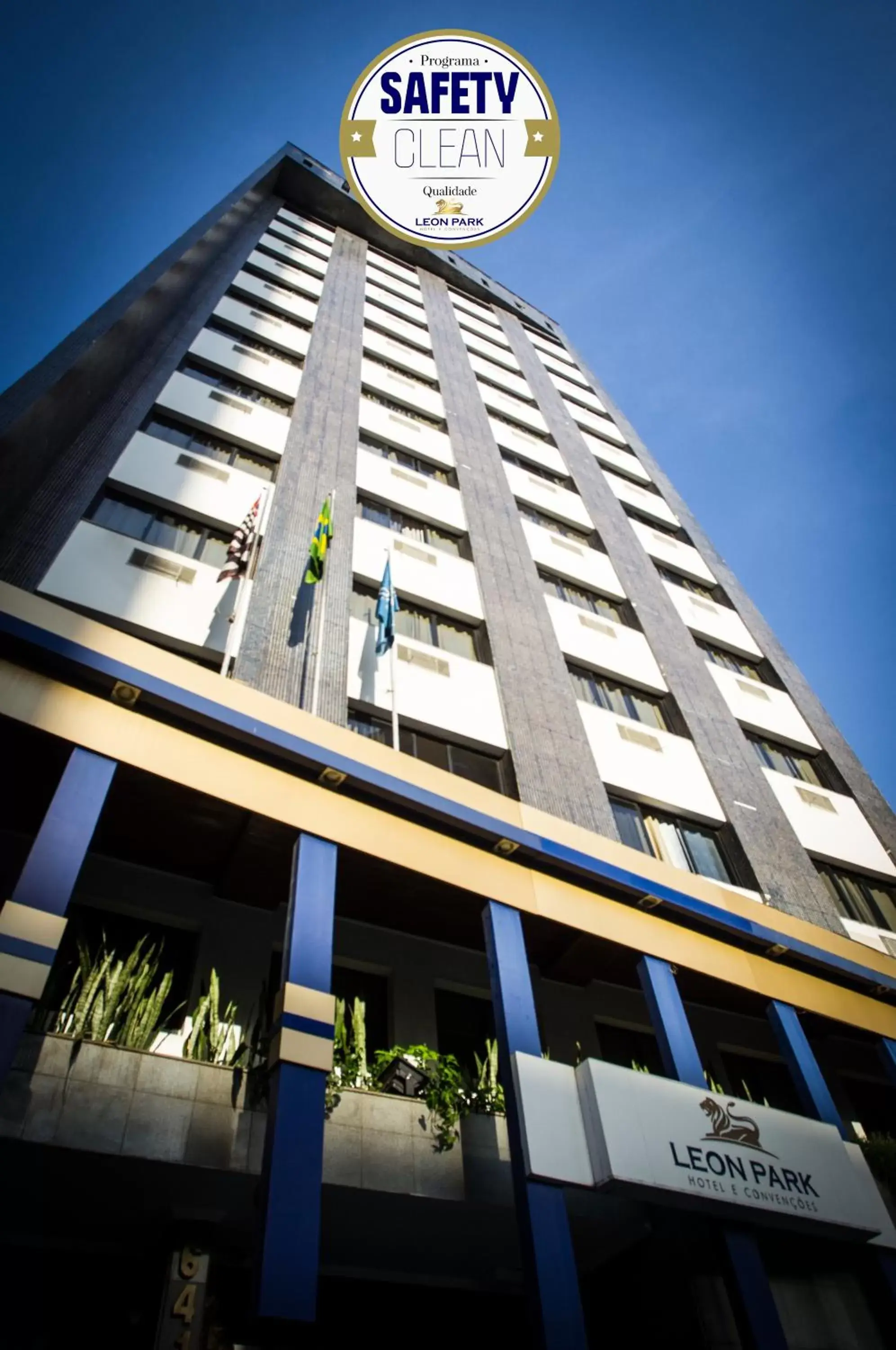 Facade/entrance, Property Building in LEON PARK HOTEL e CONVENÇÕES - Melhor Custo Benefício