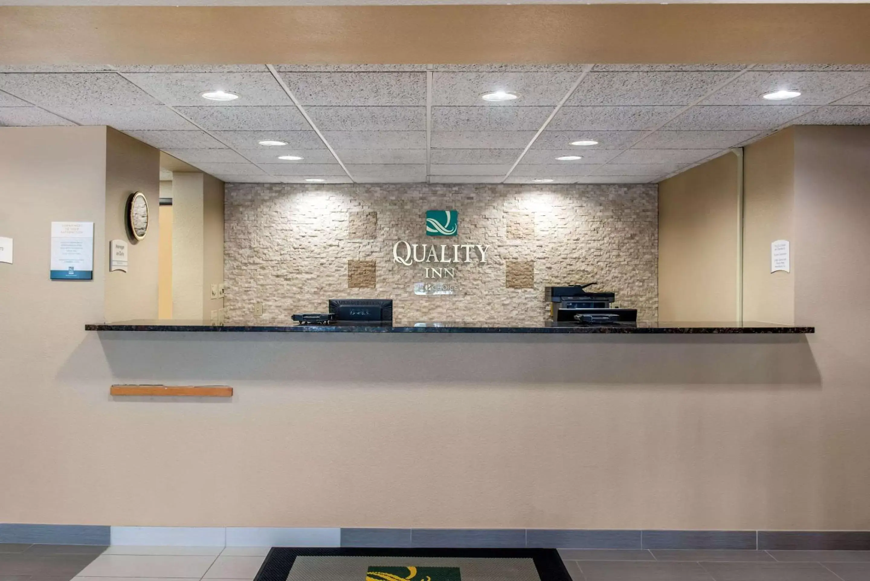 Lobby or reception, Lobby/Reception in Quality Inn near Medical Center