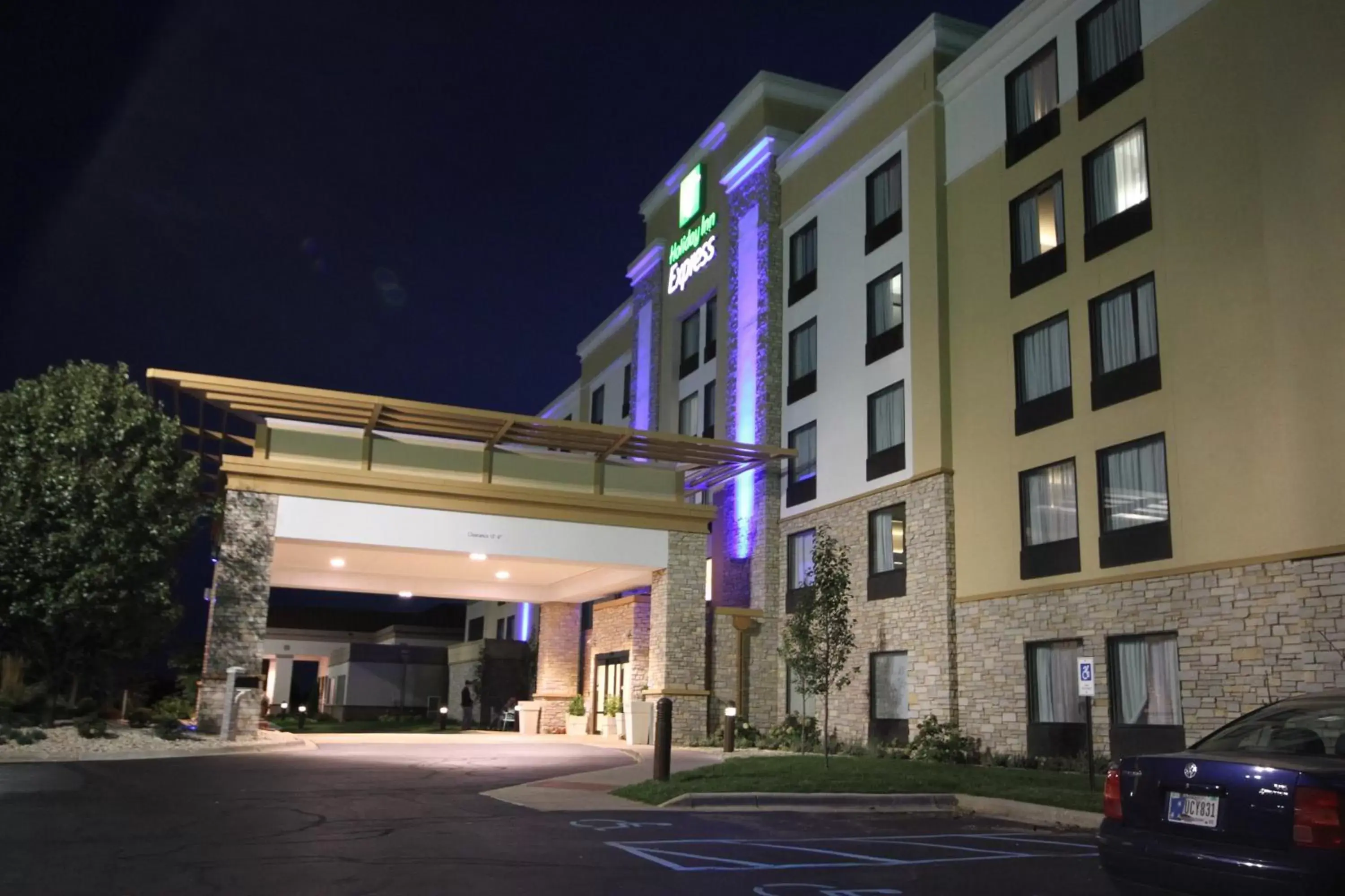 Property Building in Holiday Inn Express Janesville-I-90 & US Highway 14, an IHG Hotel