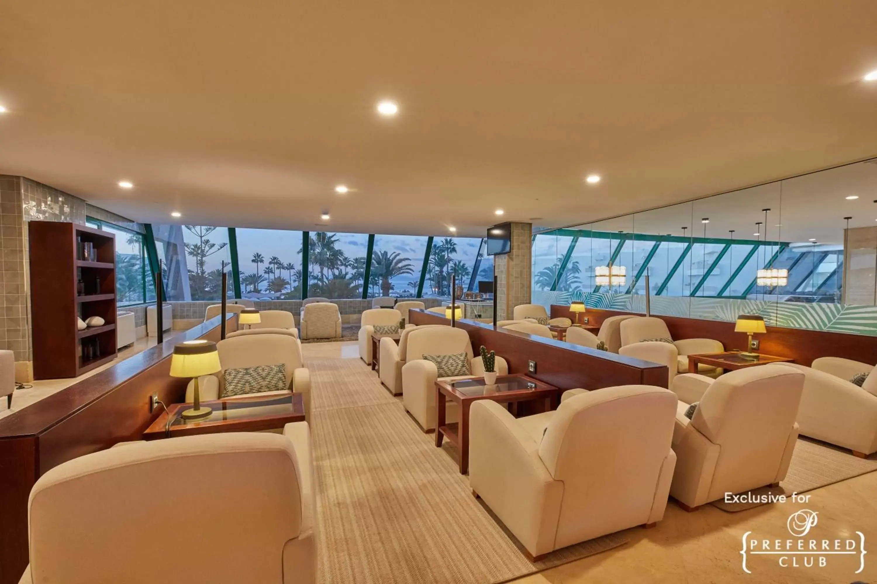 Lounge or bar in Dreams Lanzarote Playa Dorada Resort & Spa