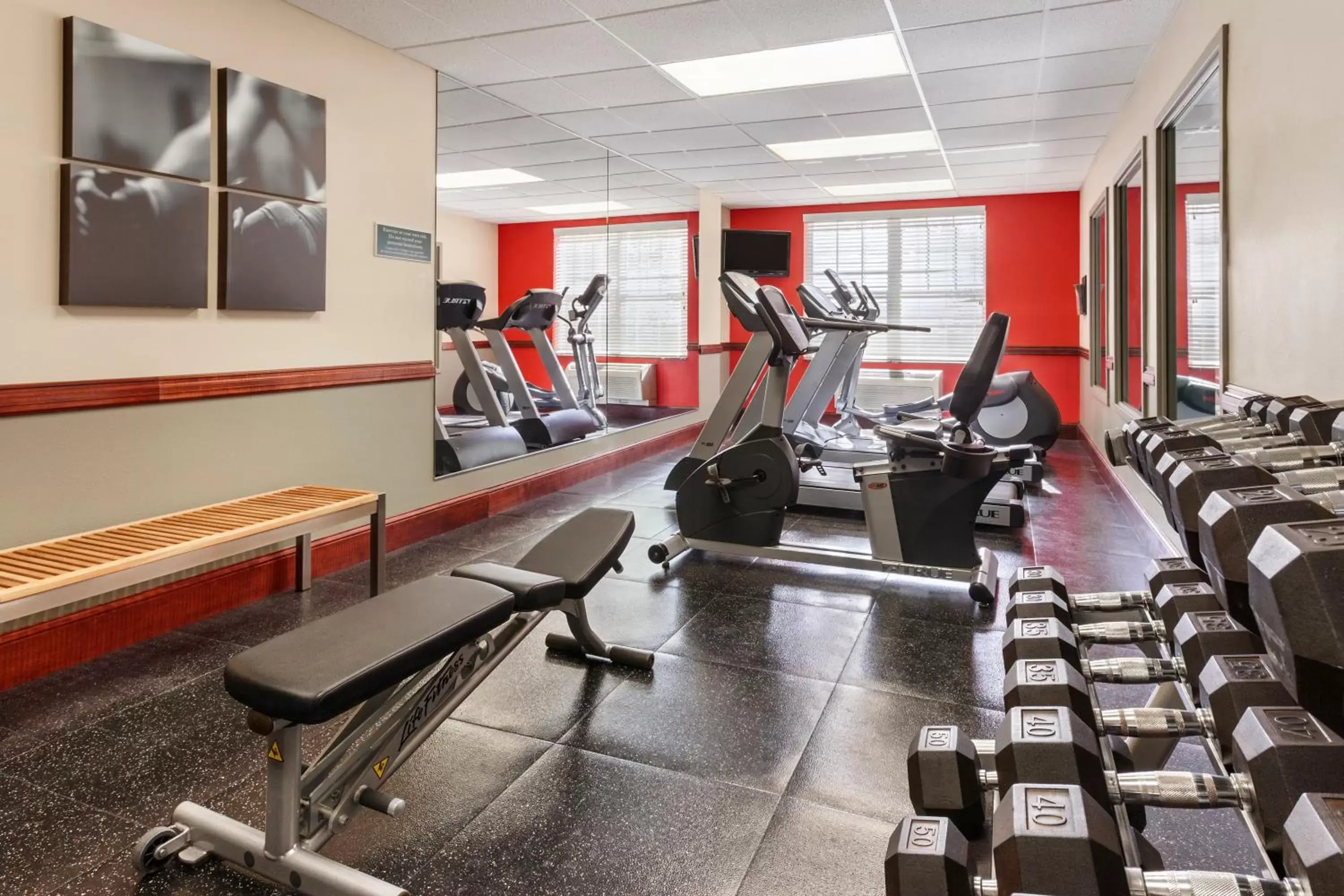 Fitness centre/facilities, Fitness Center/Facilities in Country Inn & Suites by Radisson, Red Wing, MN