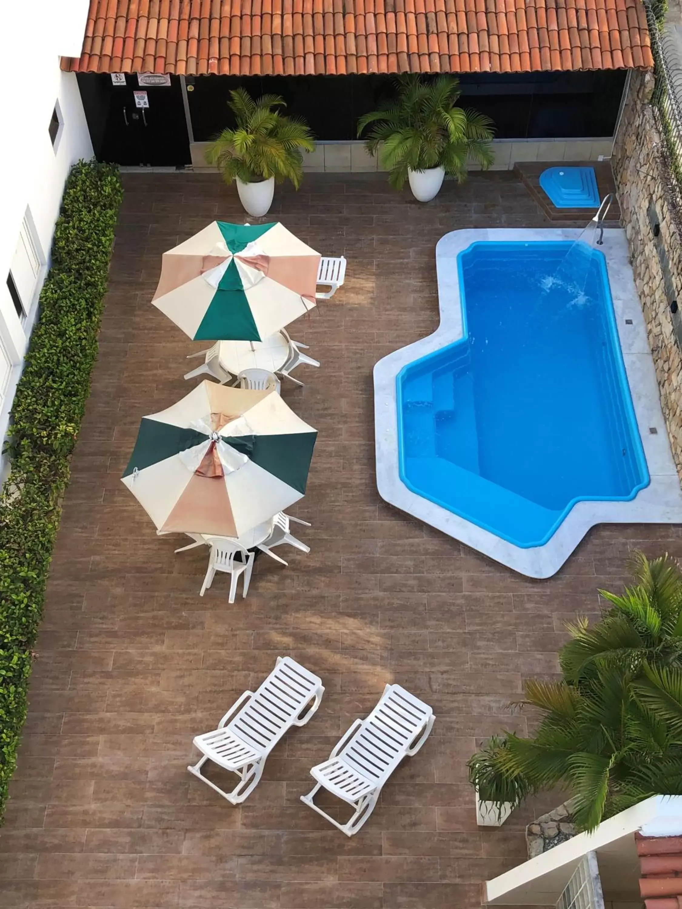 Property building in Hotel Des Basques Property building in Hotel Des Basques