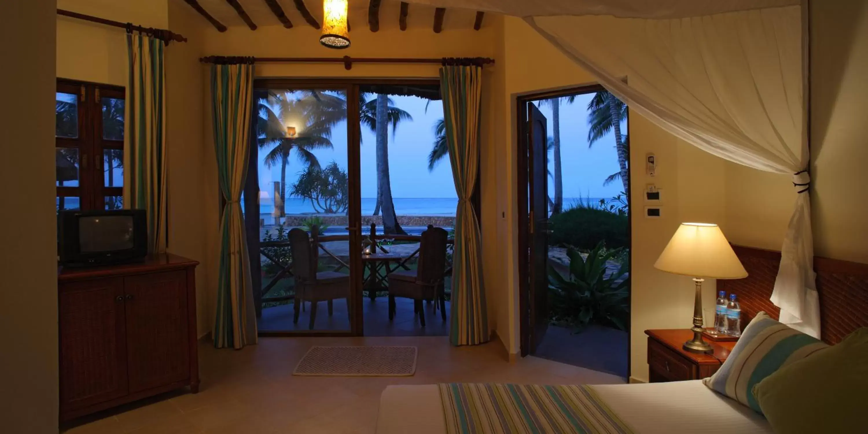 Bed in Sultan Sands Island Resort