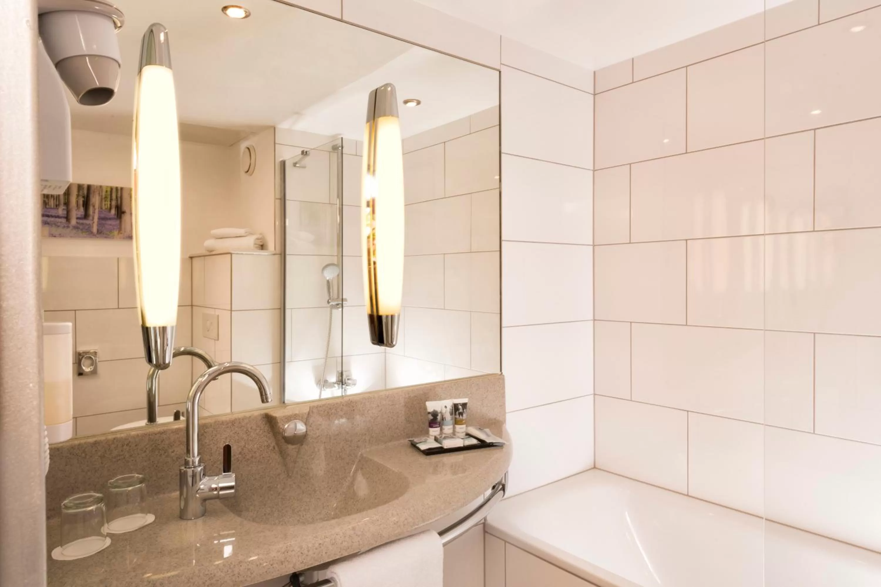 Toilet in Mercure Düsseldorf Airport