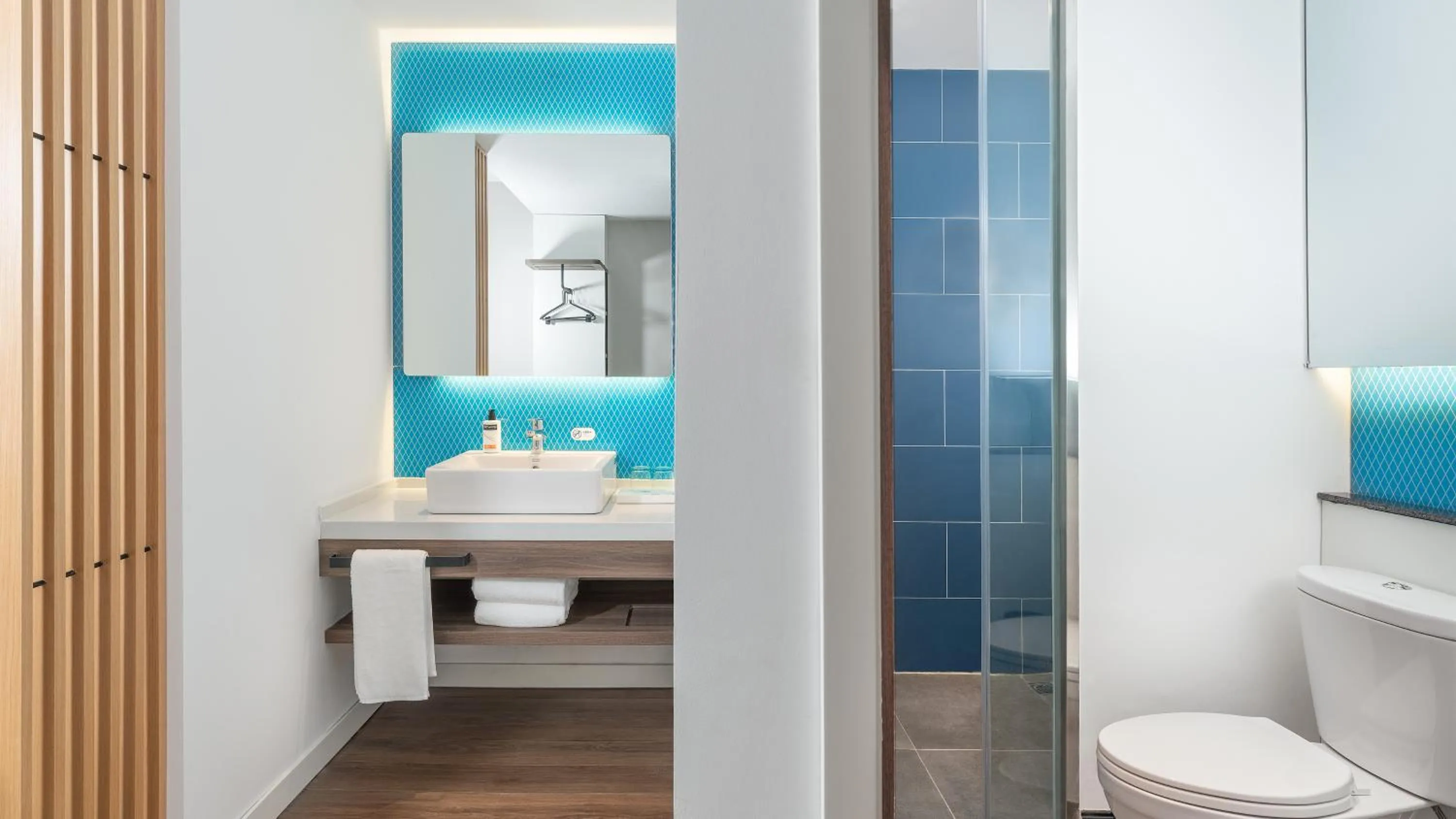 Toilet in Holiday Inn Express Kunming Panlong by IHG