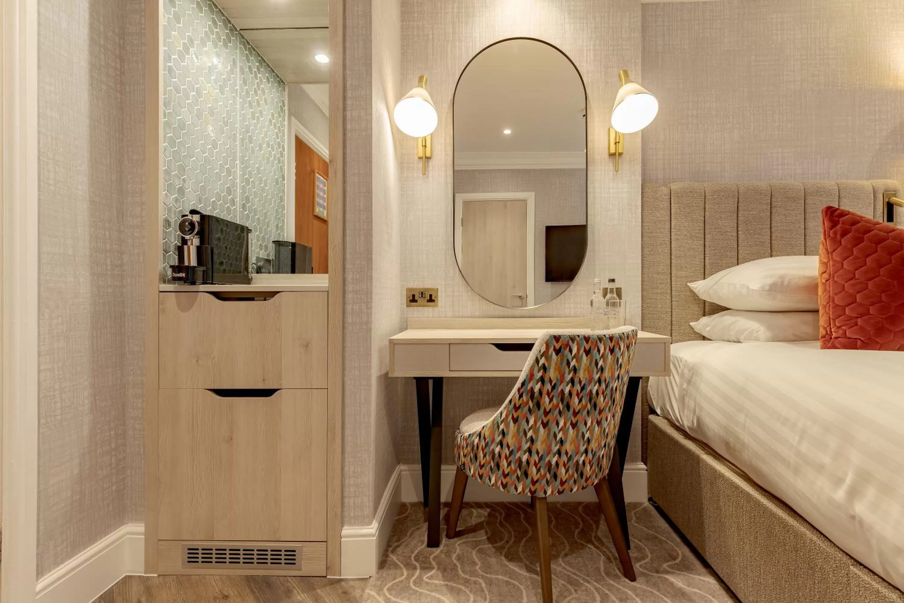 Bed in Lodore Falls Hotel & Spa