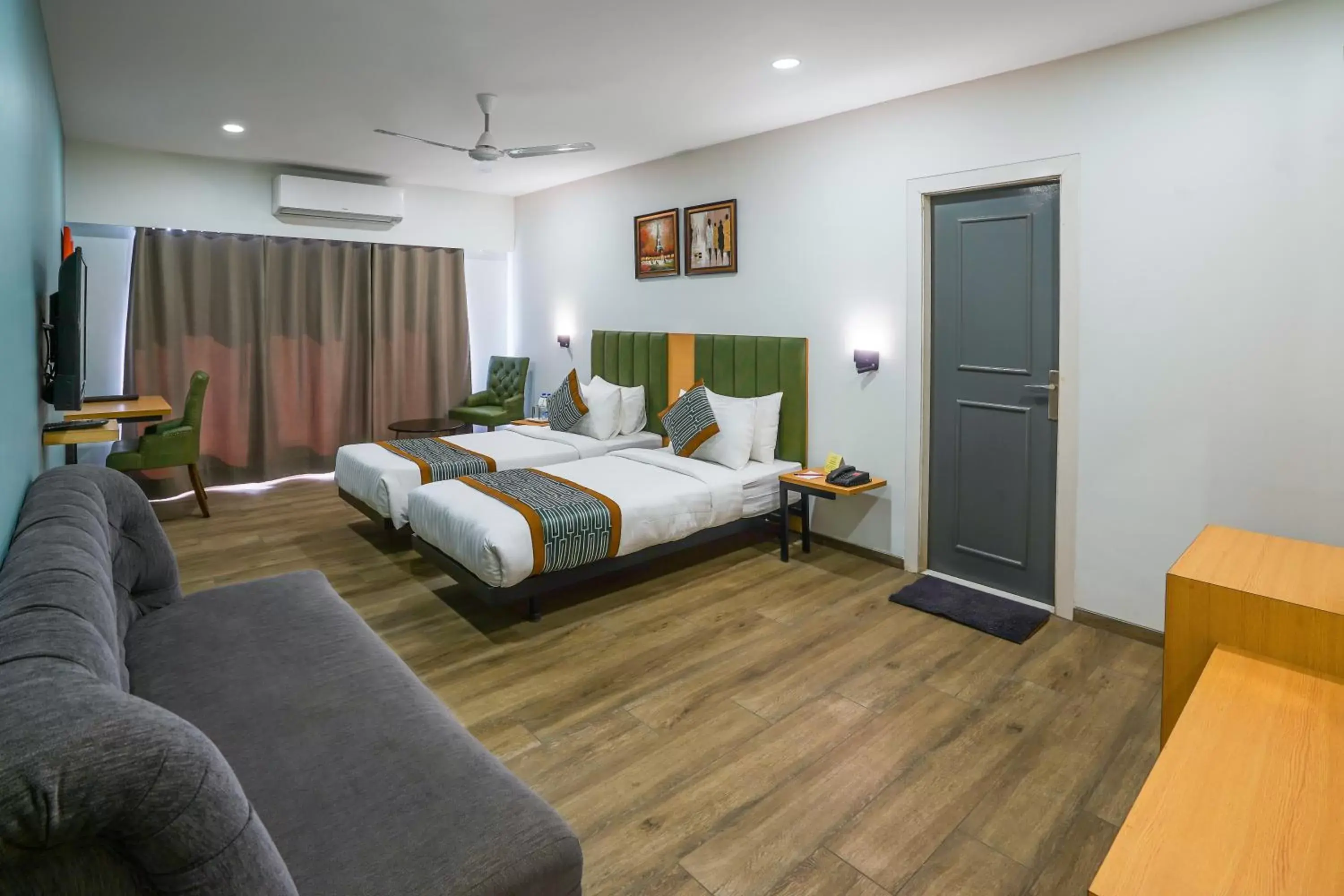 Bedroom, Bed in Apex Beacon Hotel, Mumbai Bedroom, Bed in Apex Beacon Hotel, Mumbai