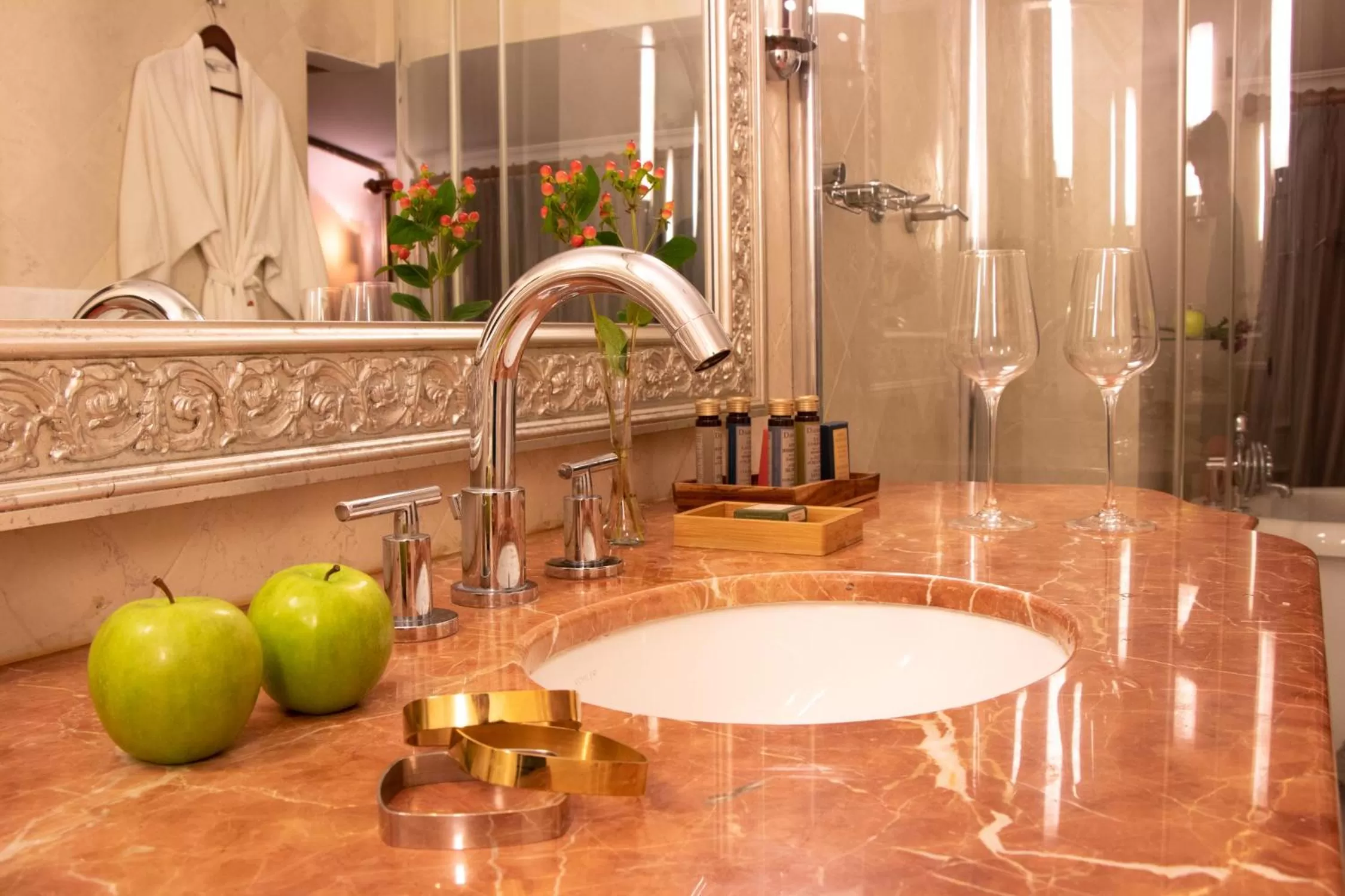 Shower, Bathroom in Villa Palma Boutique Hotel