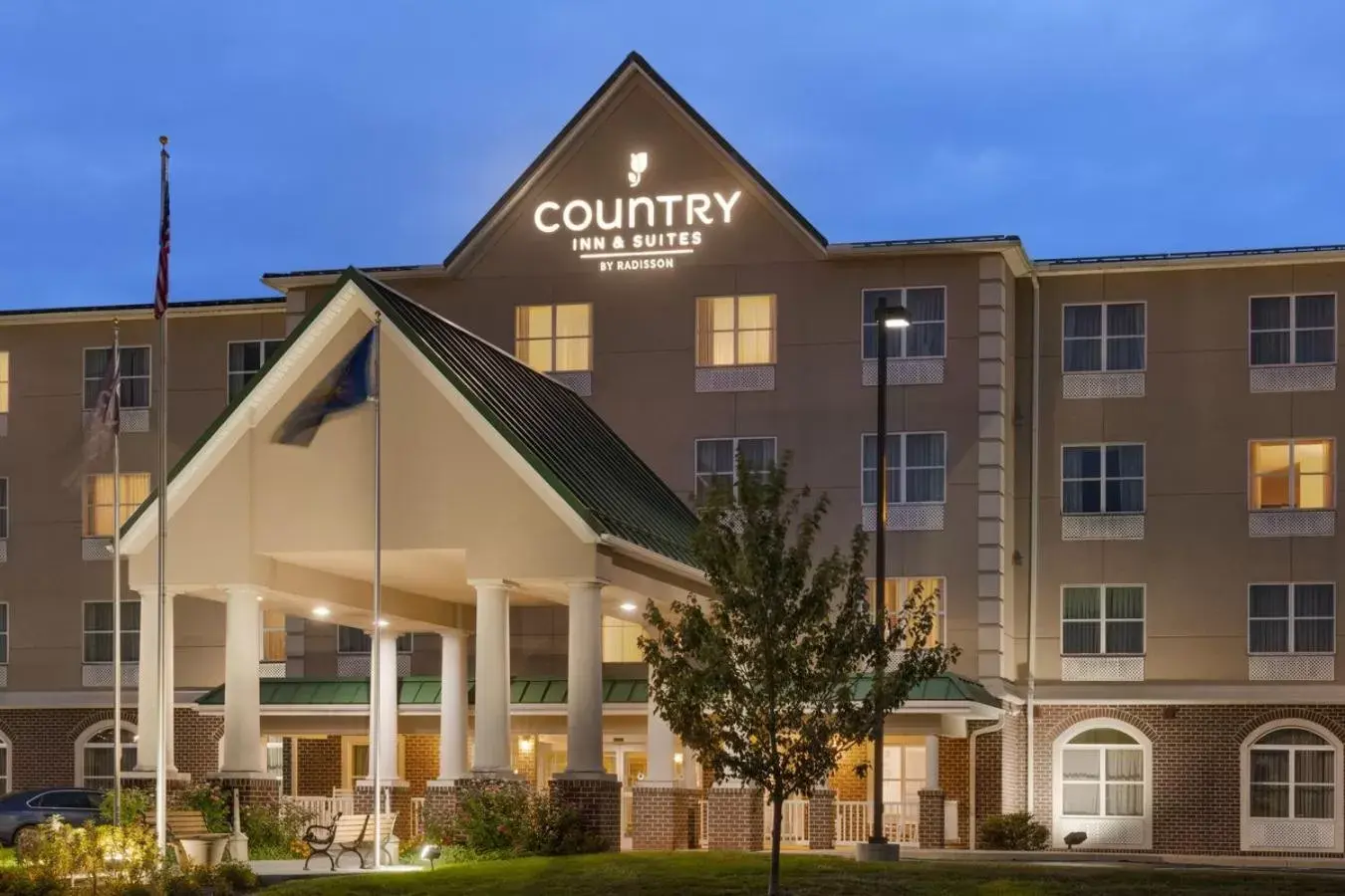 Property Building in Country Inn & Suites by Radisson, Harrisburg - Hershey-West, PA